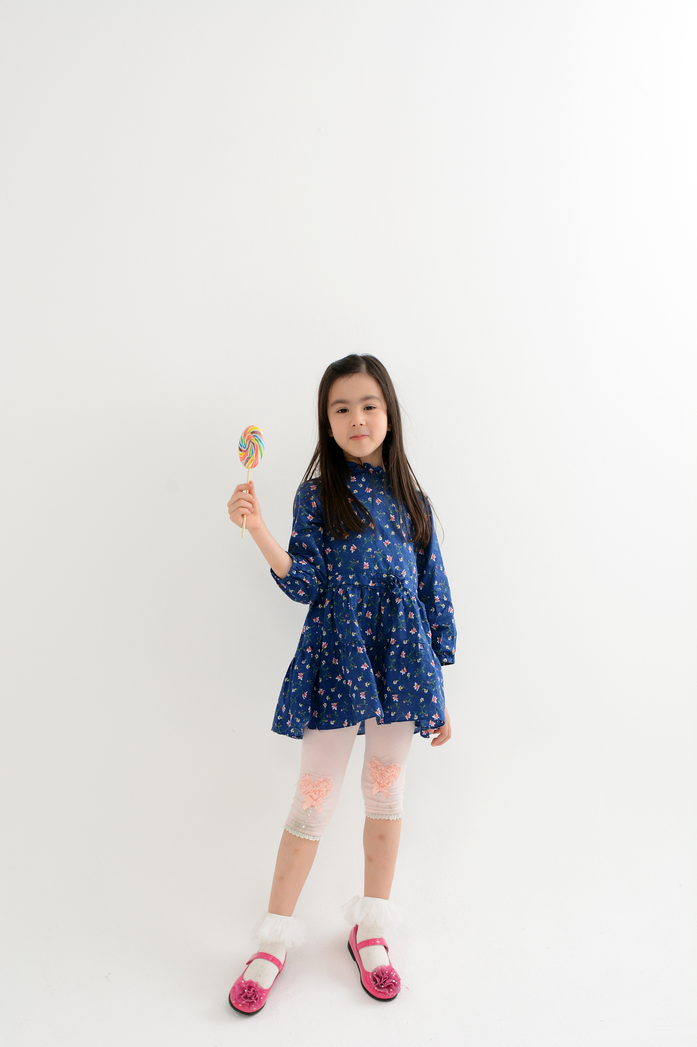children who eat lollipop