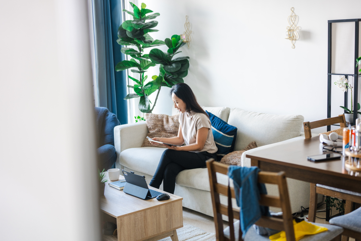 给生活家居店取20个名字要跟走花路相关要浪漫、高级、有创意有仪式感。寓意前程繁花似锦阳光积极生活充满幸福的仪式感。要并给每个名字写出相对应的文案和英文