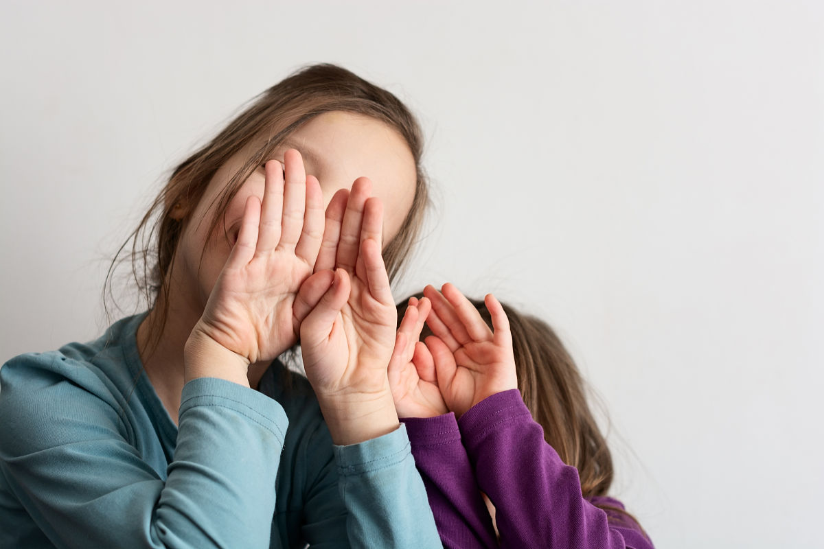 孩子10岁了为什么总是忍不住咬衣服？