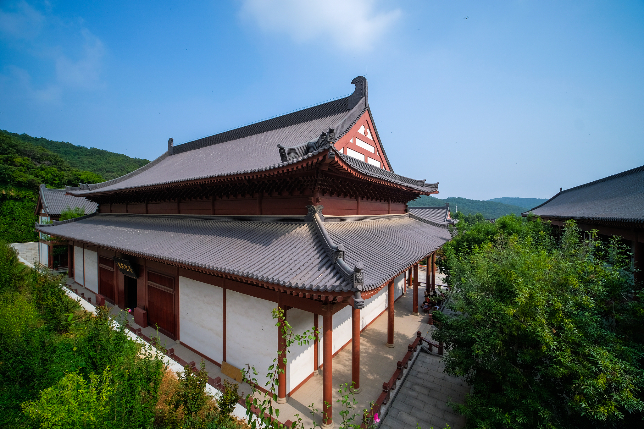 大连横山寺的庙宇和风景