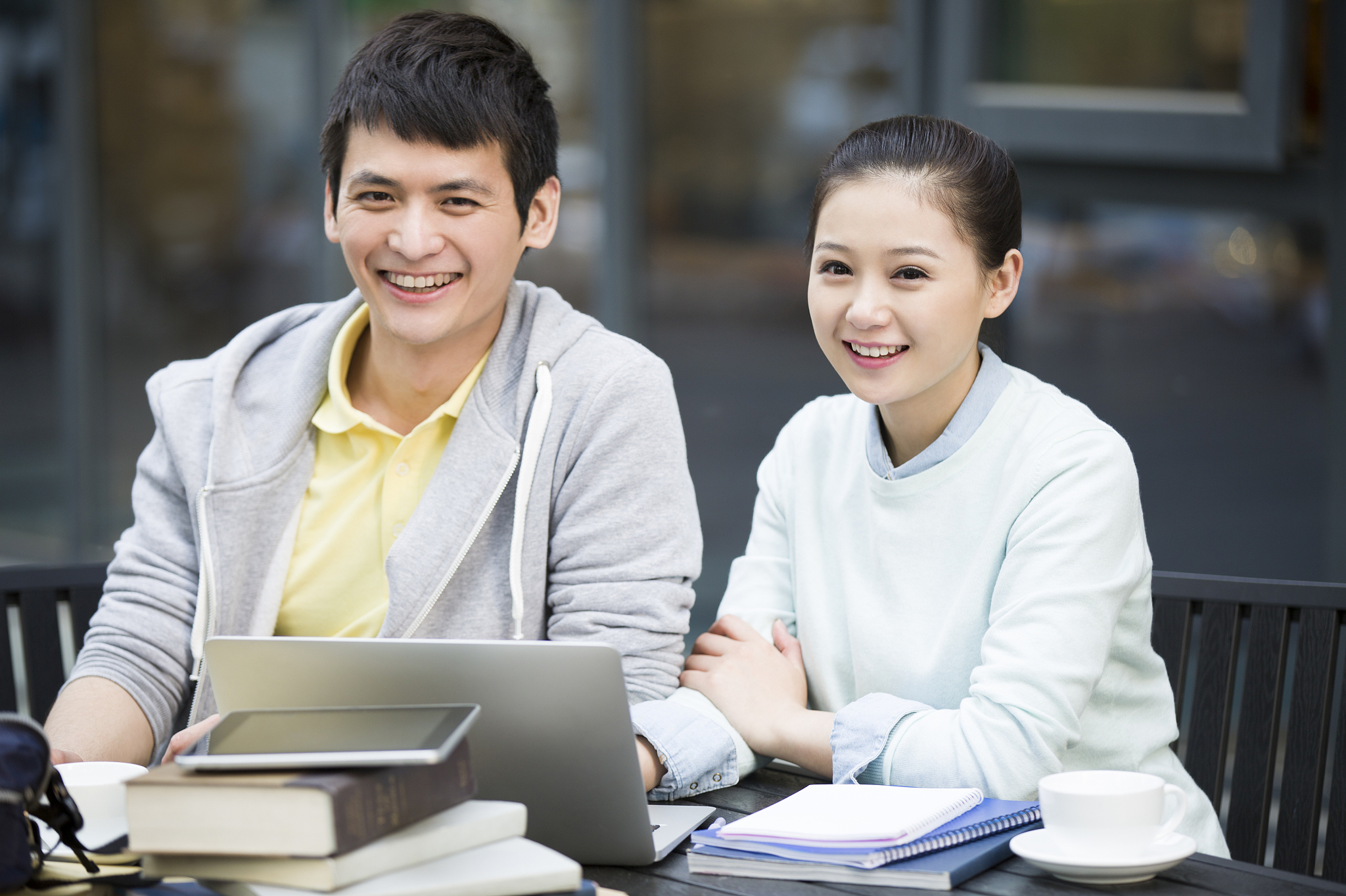 以快乐的秘诀：学会从小事中寻找快乐为题写一篇1100字文章