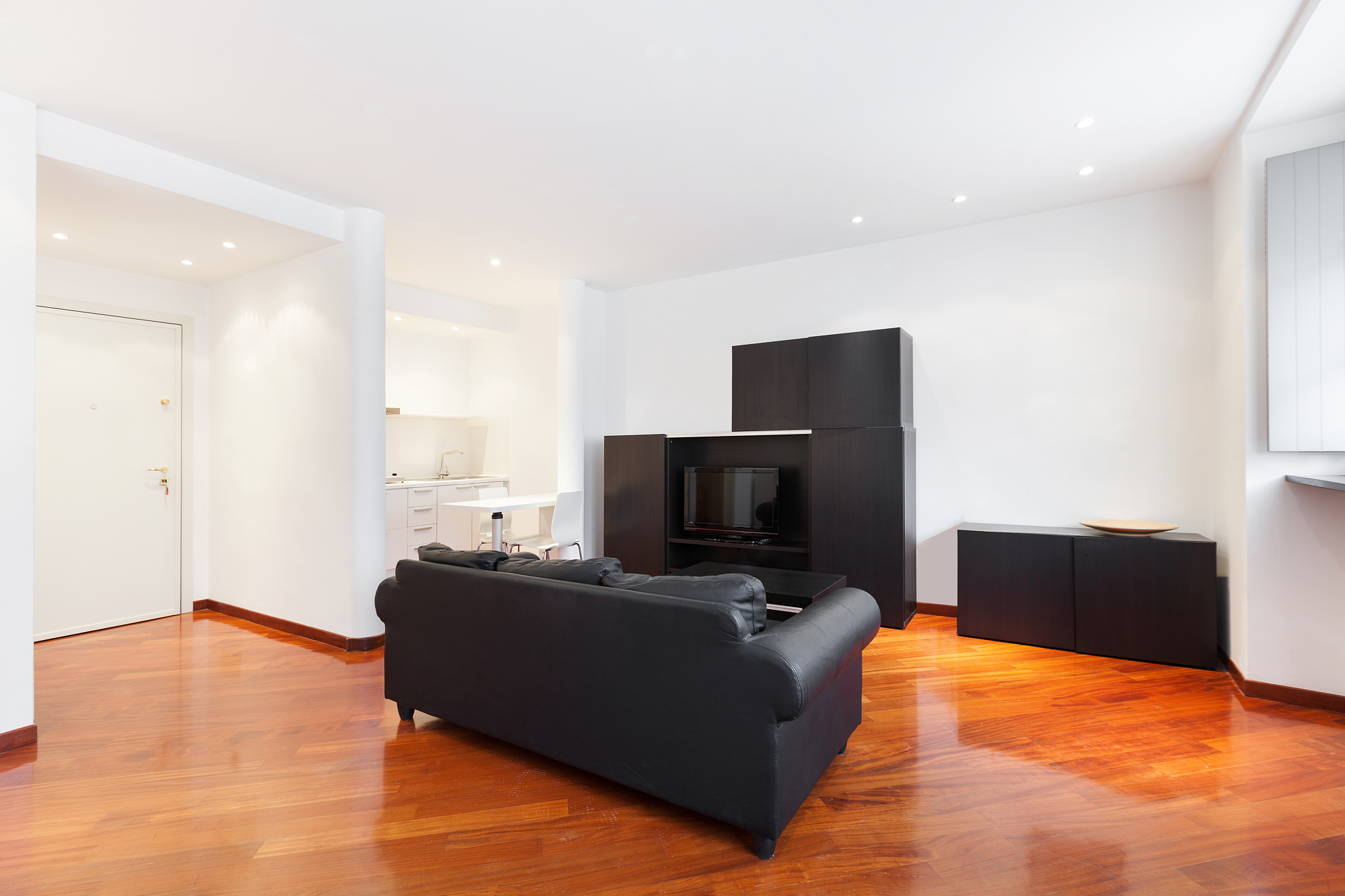 在Corona80渲染器中我们可以通过降低什么值来提升渲染效率而不影响图像结果 AGIAA采样水平值 B光样倍增值 C最大射线深度 D最大采样强度