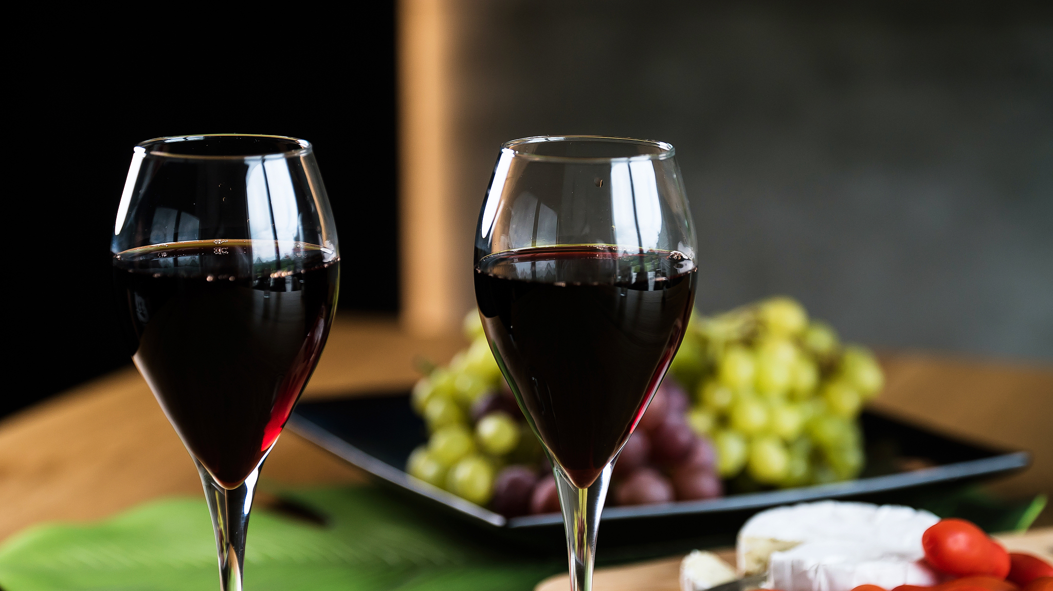 波尔多杯 vs 勃艮第杯：红酒杯的形状大揭秘