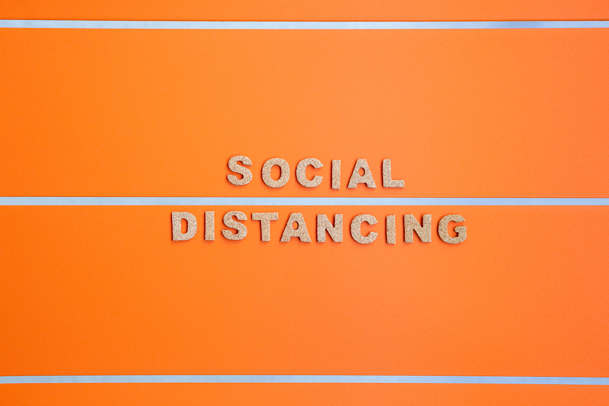 Orange 中文翻译：橙色还是橘色？