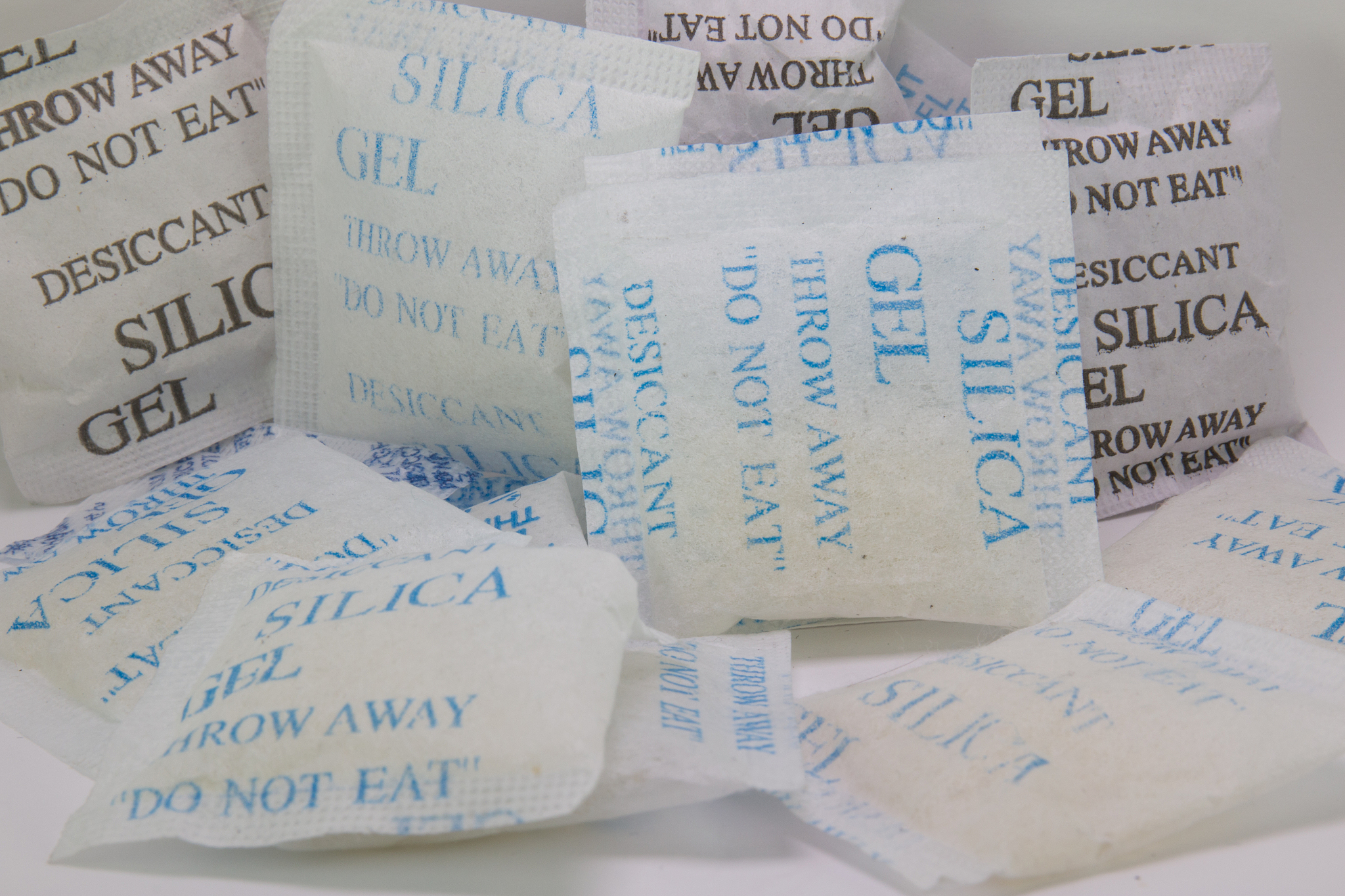 monic degree-n polynomial fx = x n + fn−1x n−1 + · · · + f0 ∈ Zx that is irreducible modulo every prime p dividing q