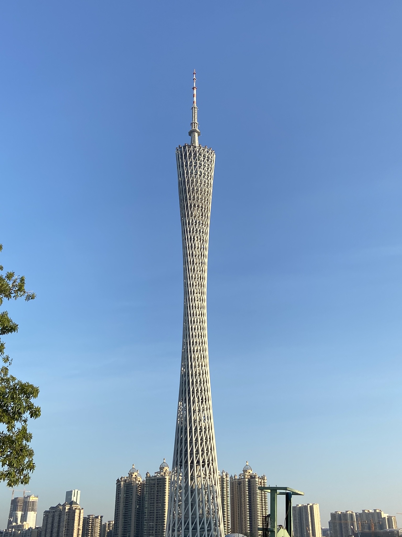 去广州旅游三天做一下旅游攻略住宿要在广州塔附近500左右吃点特色小吃