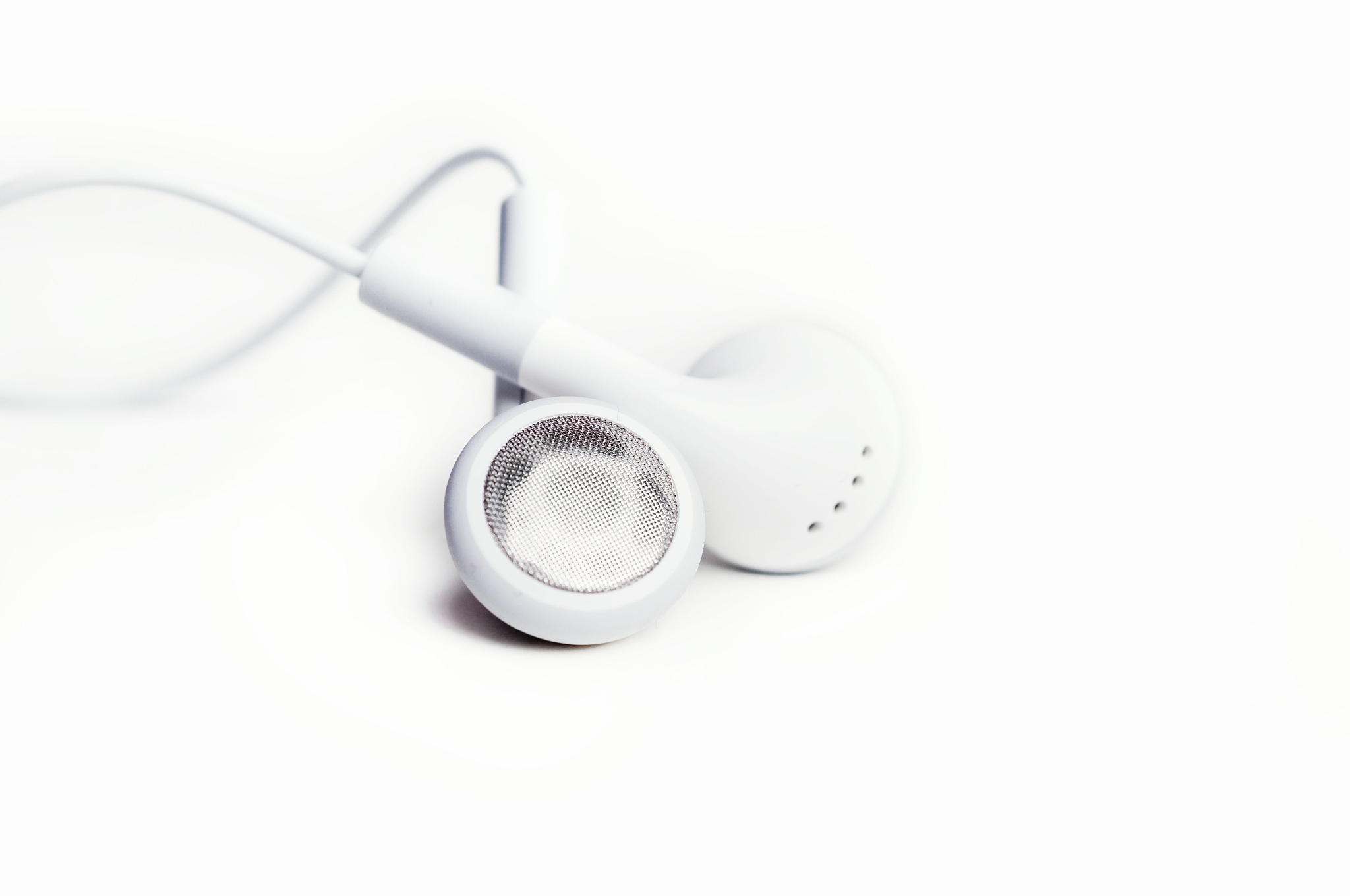 为什么低阻耳机易响难推？