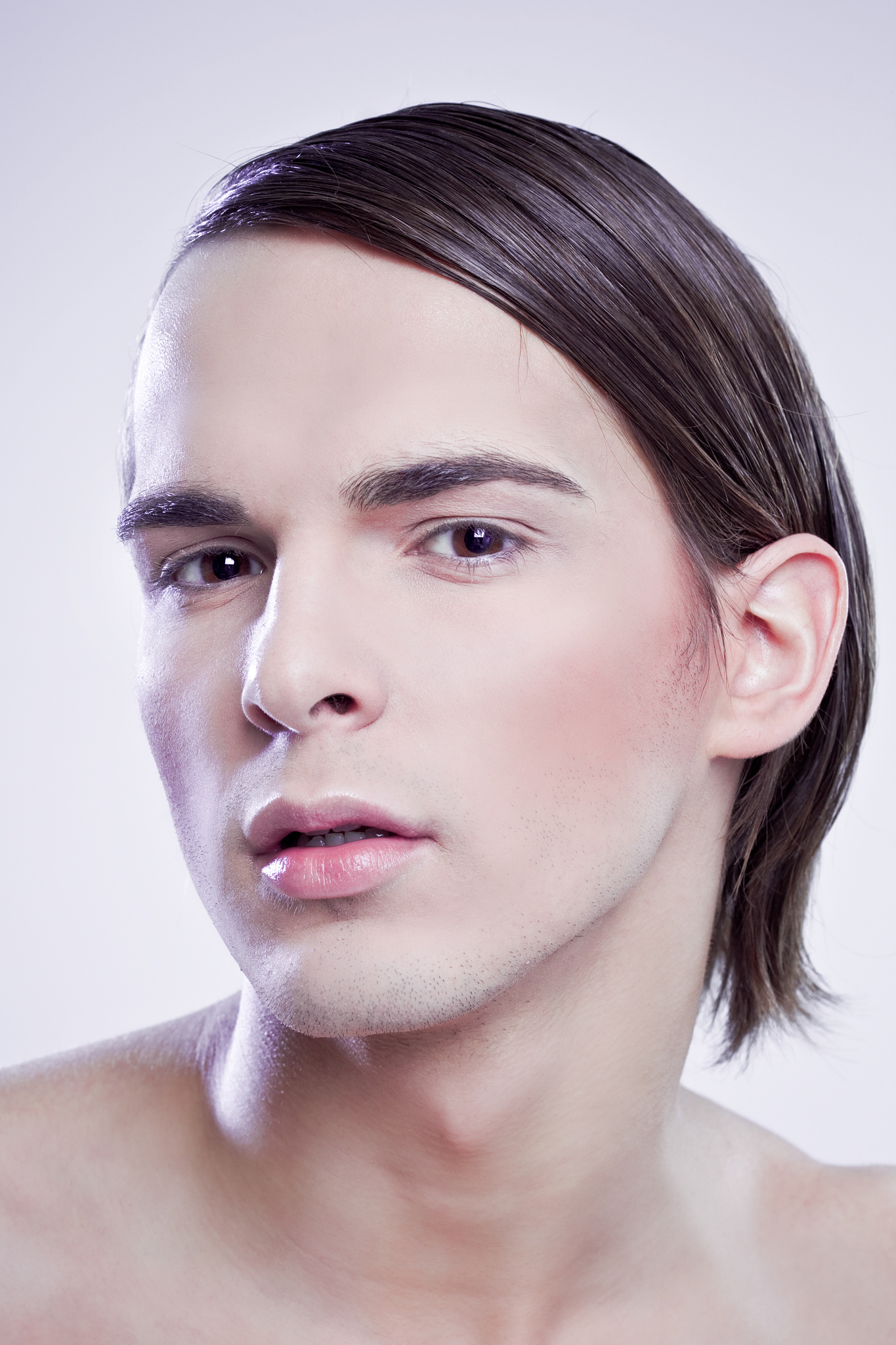 男人可以化妆吗？打破性别刻板印象，探索男士美妆新风尚！