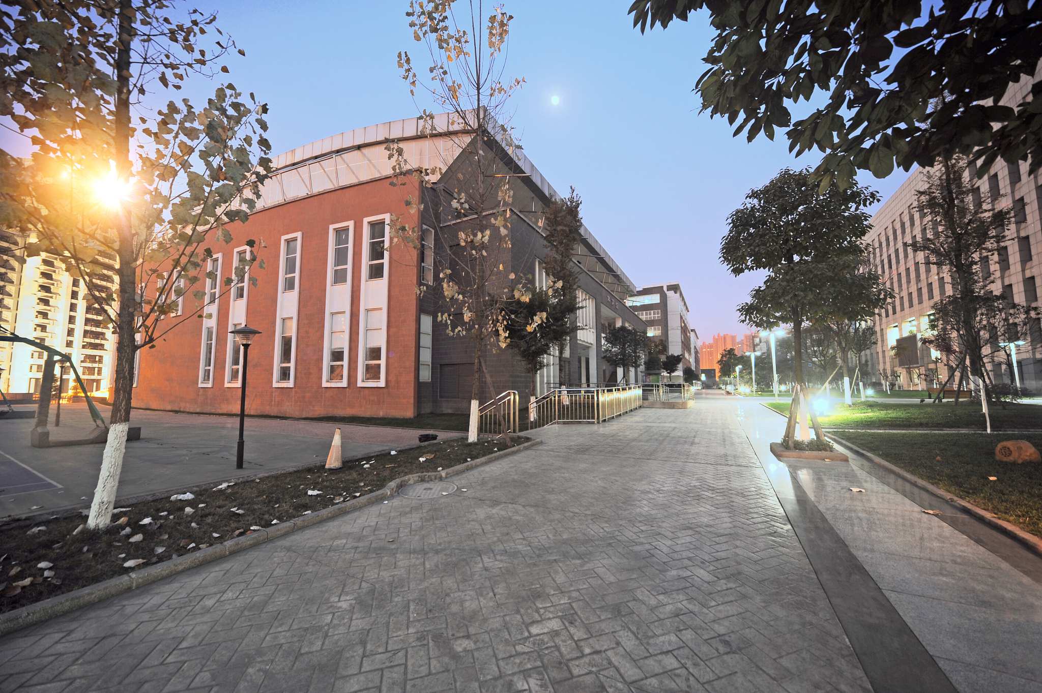 成都铁路专业学校：培养铁路行业人才，助力学生吃青春饭