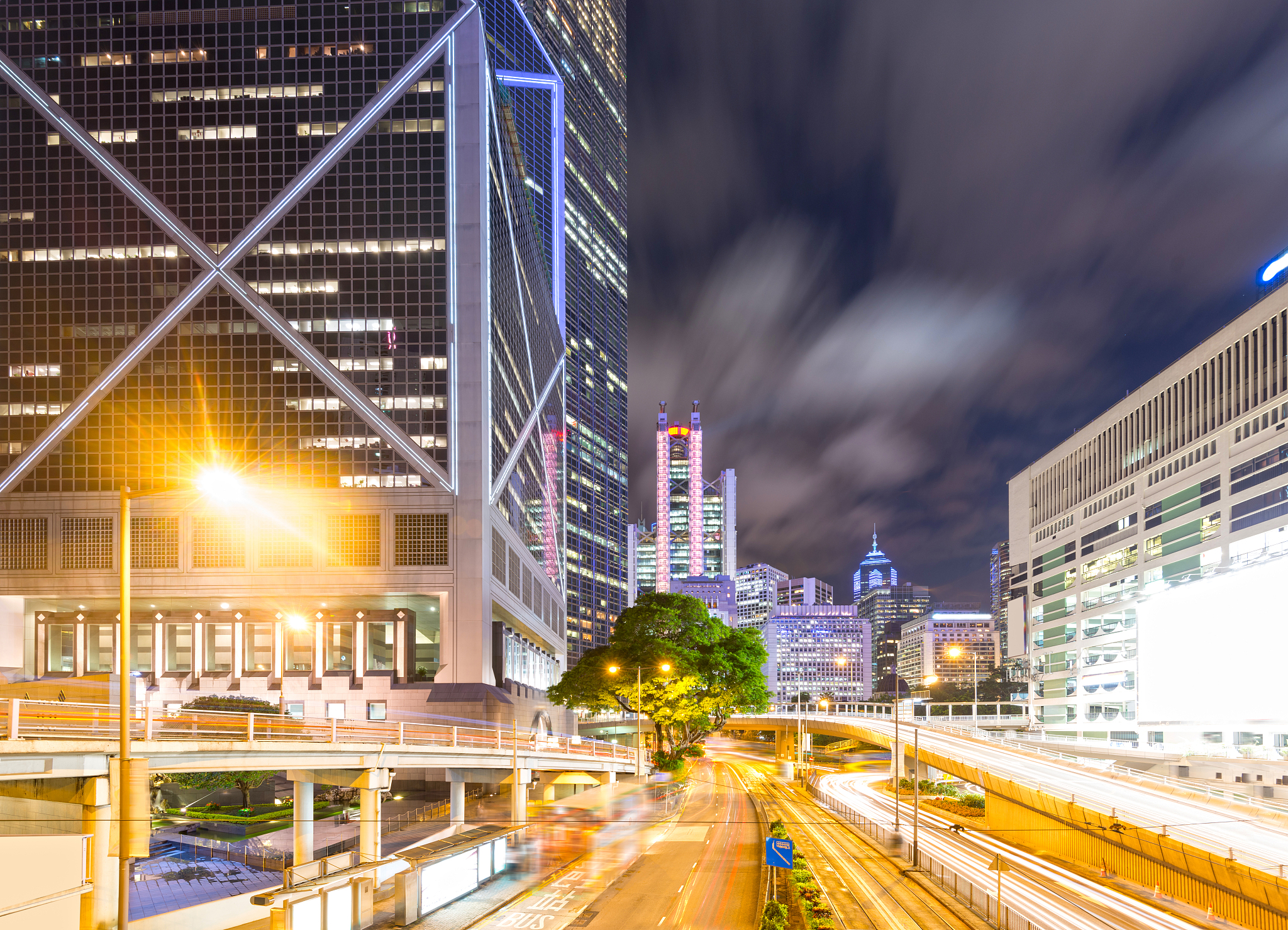 traffic in hong kong at night