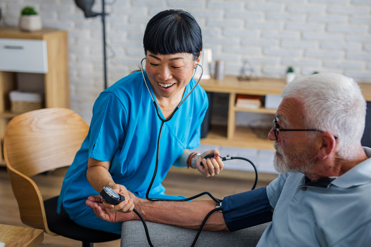 鼻饲老人比例与人口数量：现状与趋势