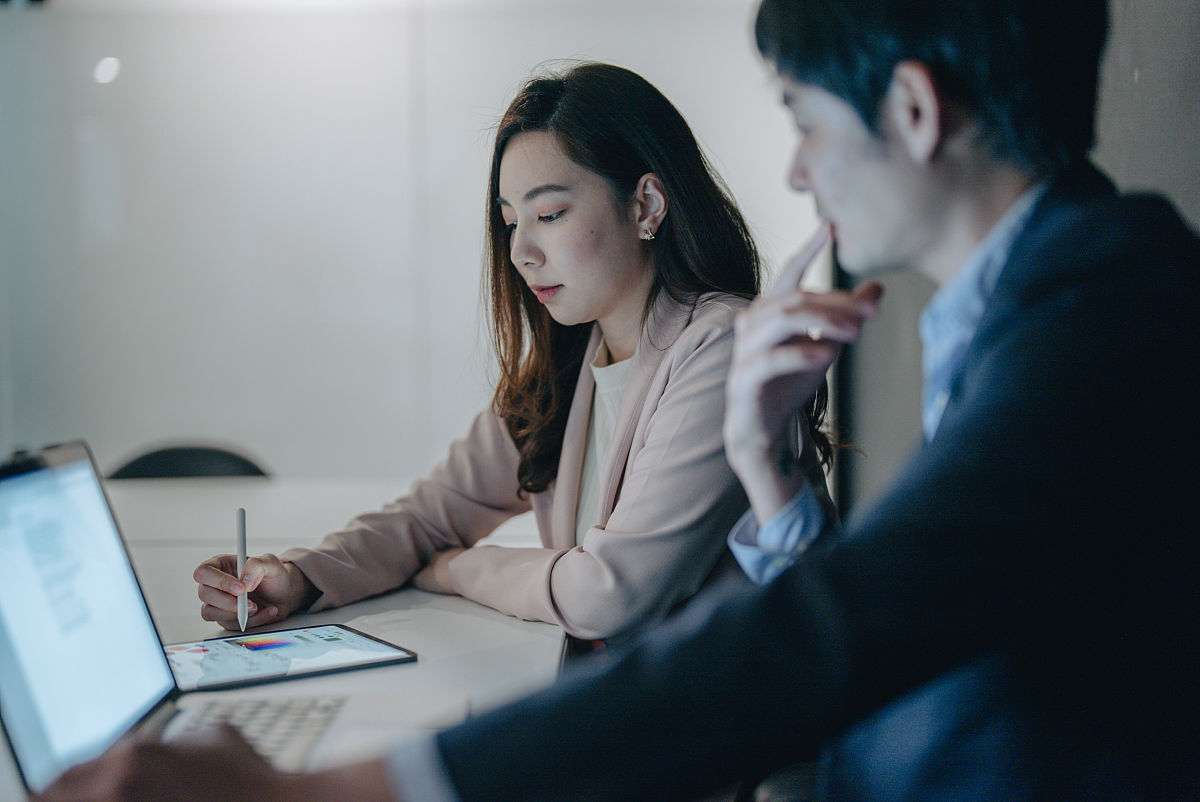 护理实习报告写作过程的致谢写成一段话格式不少于300字。