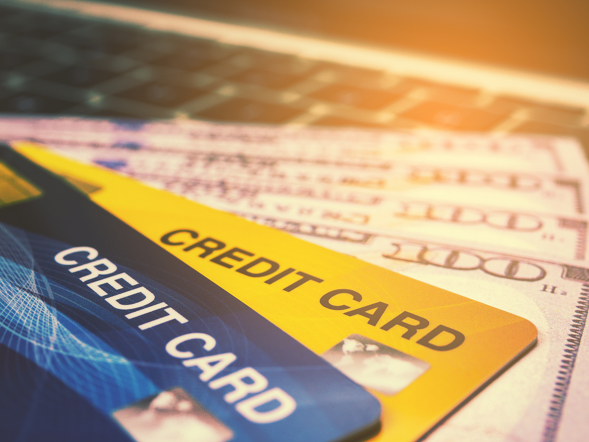 请举实例说明信用证支付方式下面临的风险及如何防范