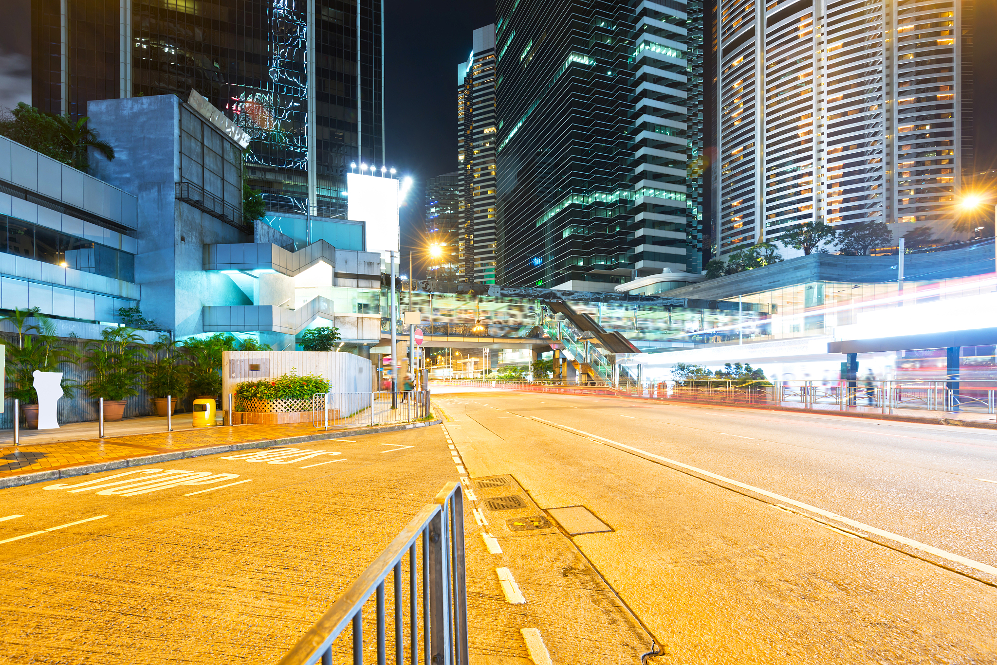 traffic in hong kong at night