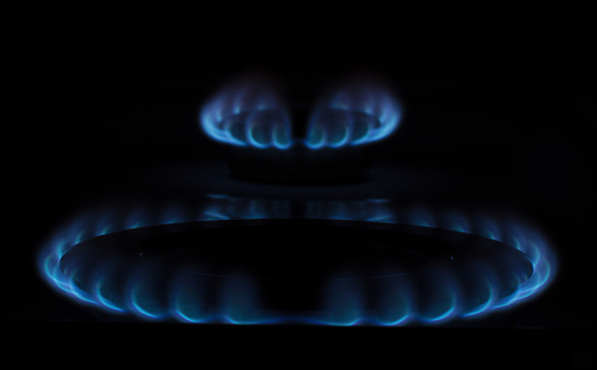 液化气灶离墙多远不会烤坏瓷砖请详细解答