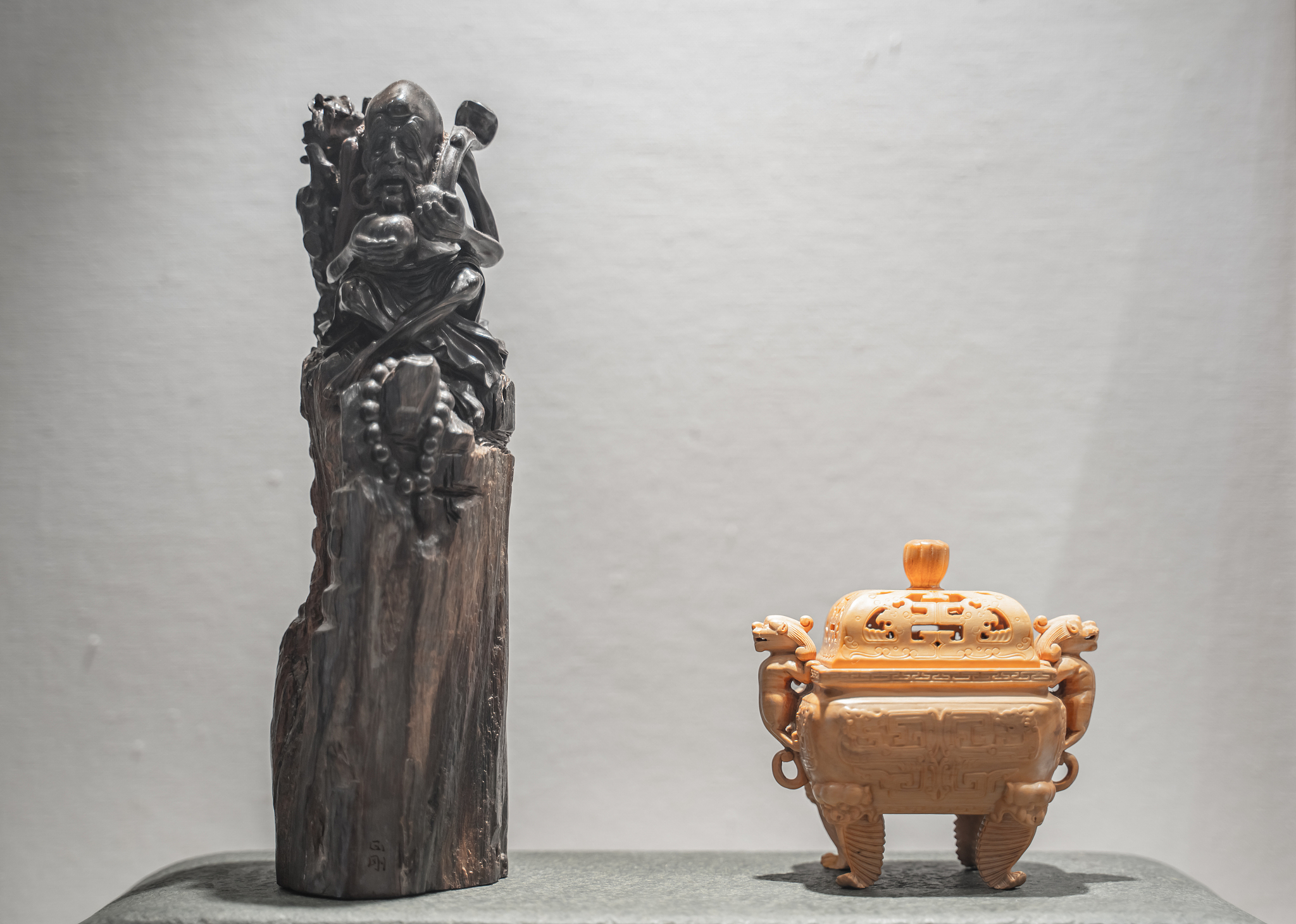 雕刻手艺艺术作品