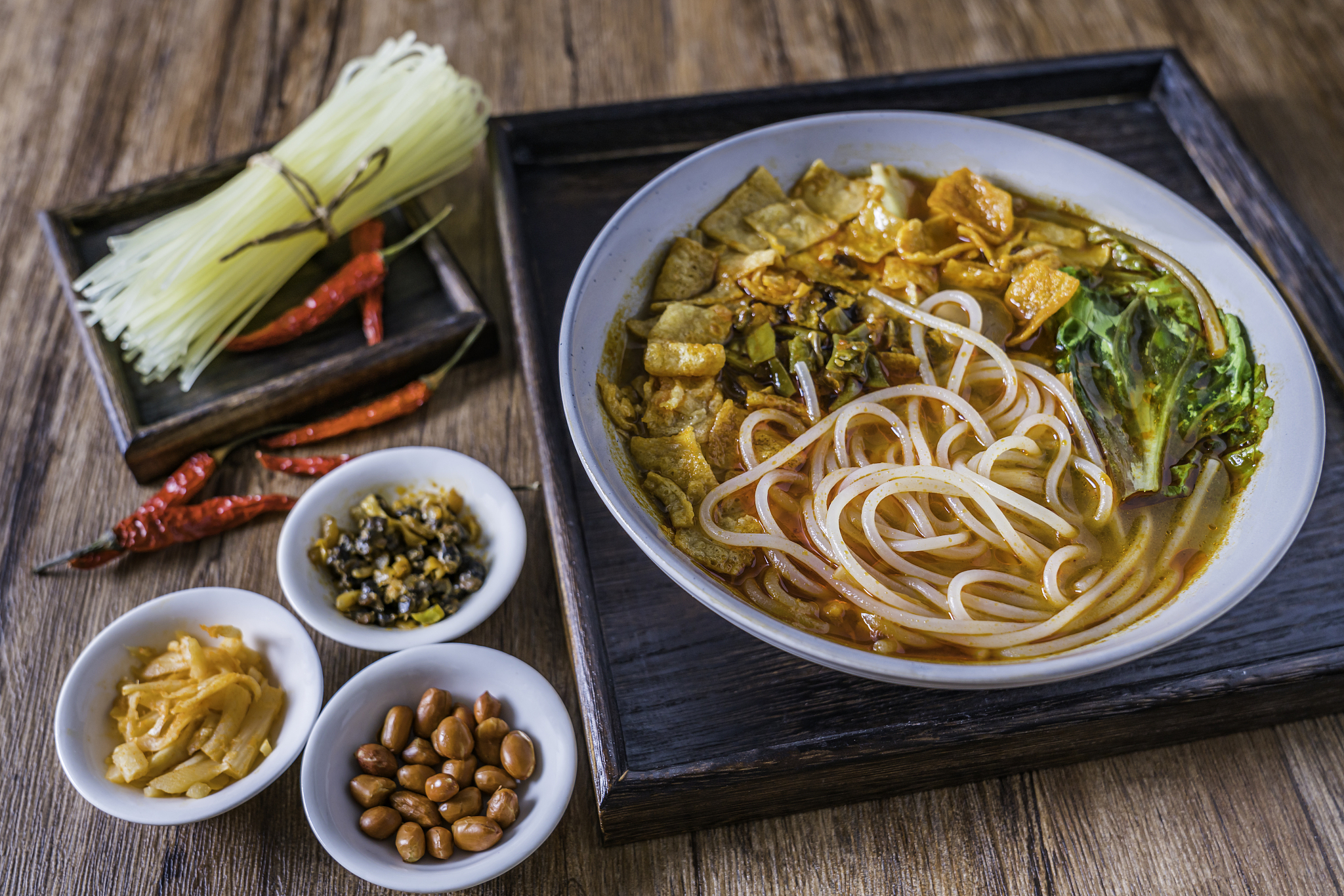 以【螺蛳粉加盟】写一篇相关的文章字数400字