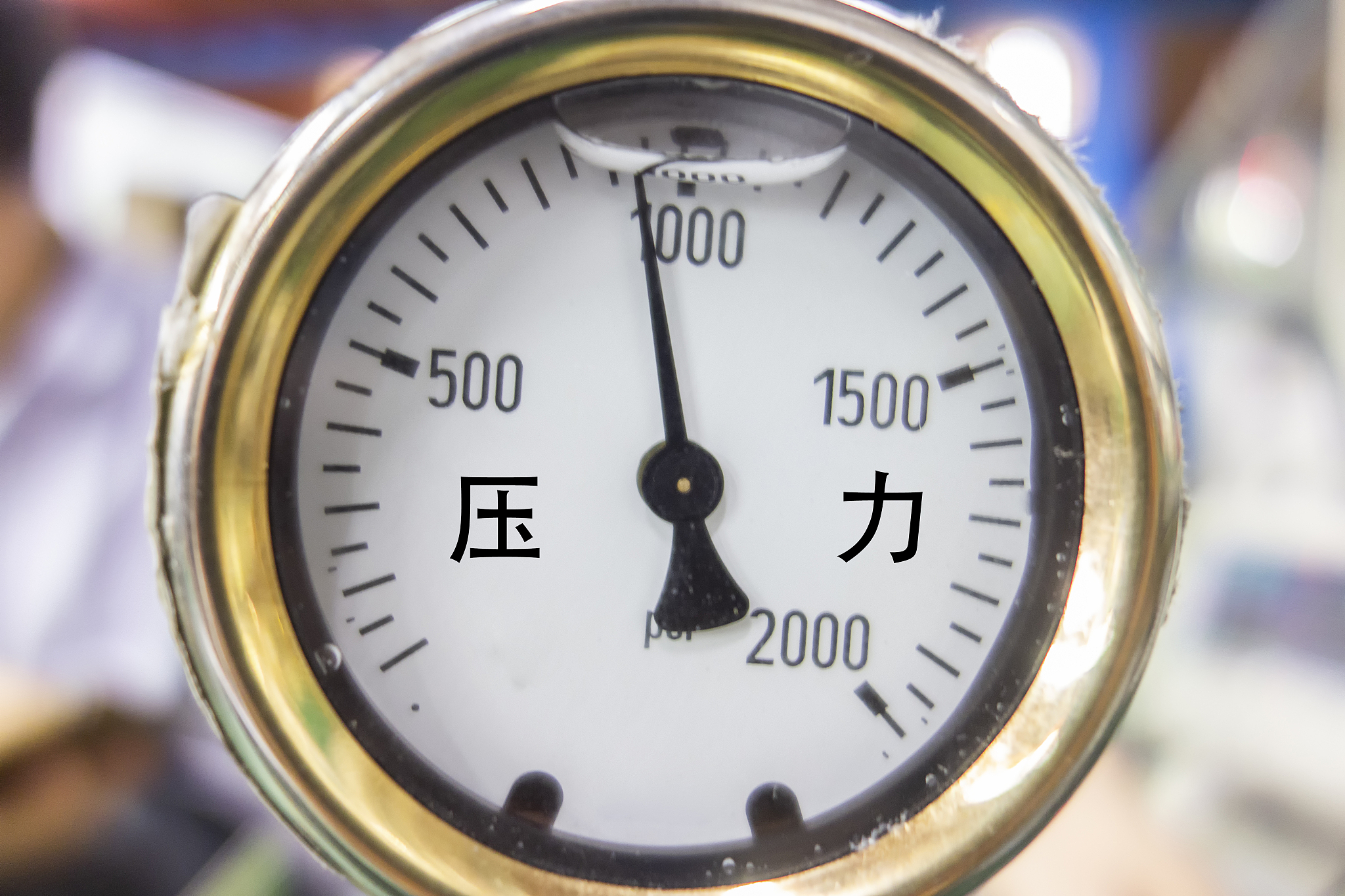 close-up pressure gauge dial