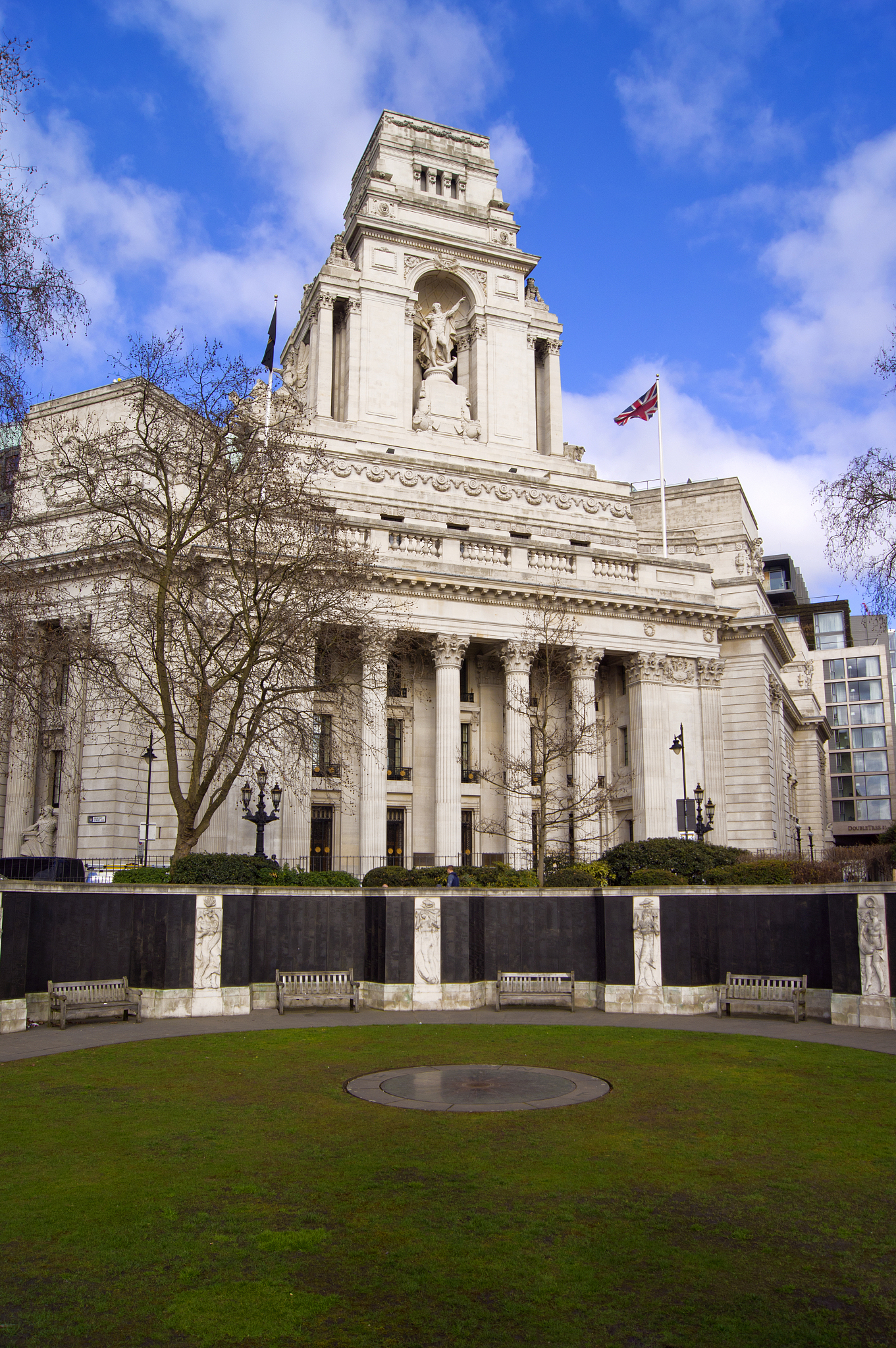ten trinity square.