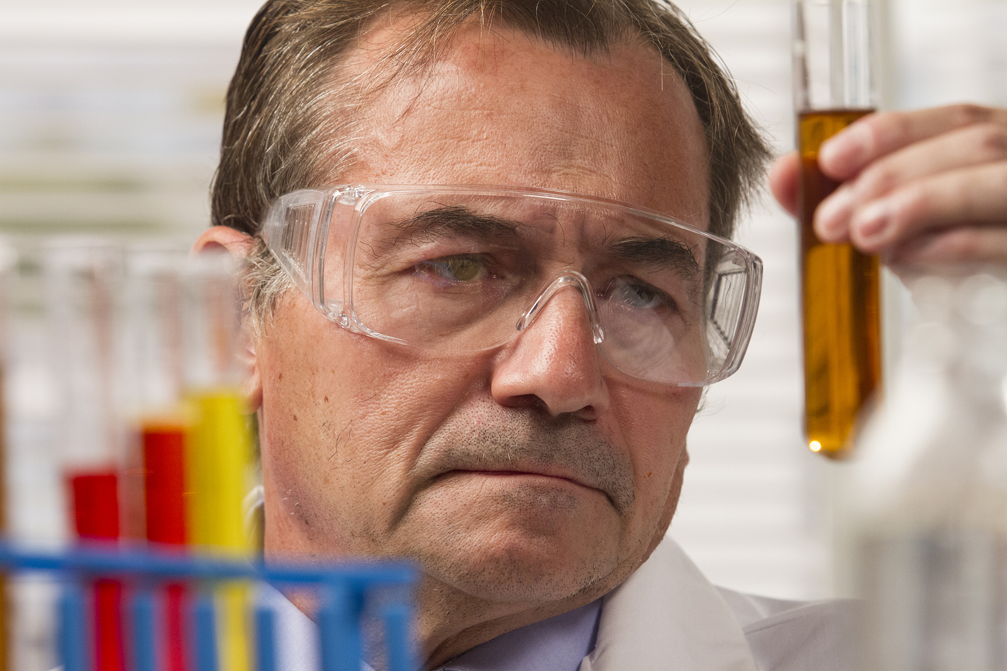 罗伯特·加里博士是杜兰大学的病毒学家与安东尼·福奇和杰里米·法拉等重要人物讨论新冠病毒起源问题。