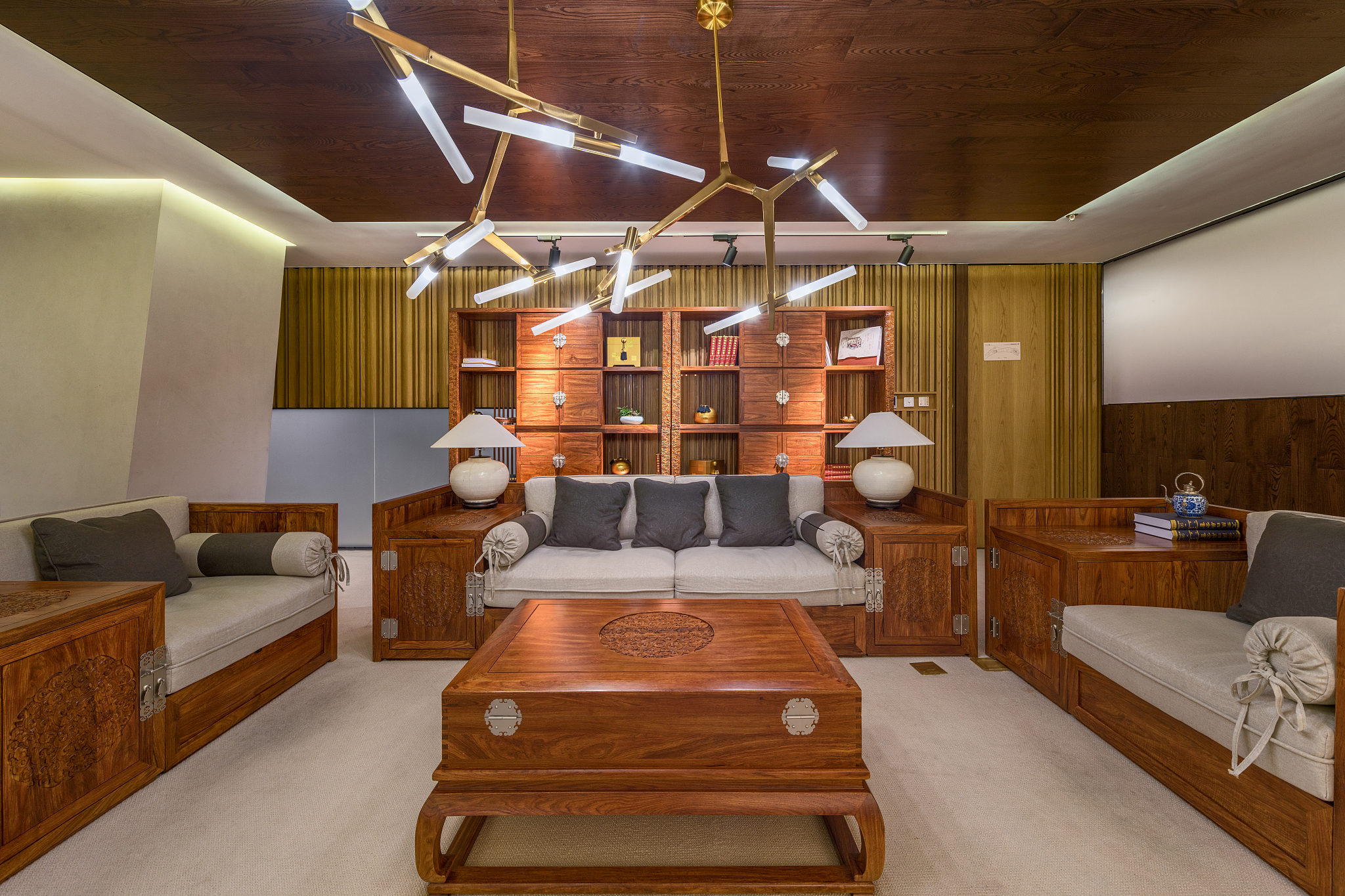 繁复精致的中式装修风格解析：打造古典优雅的家居空间