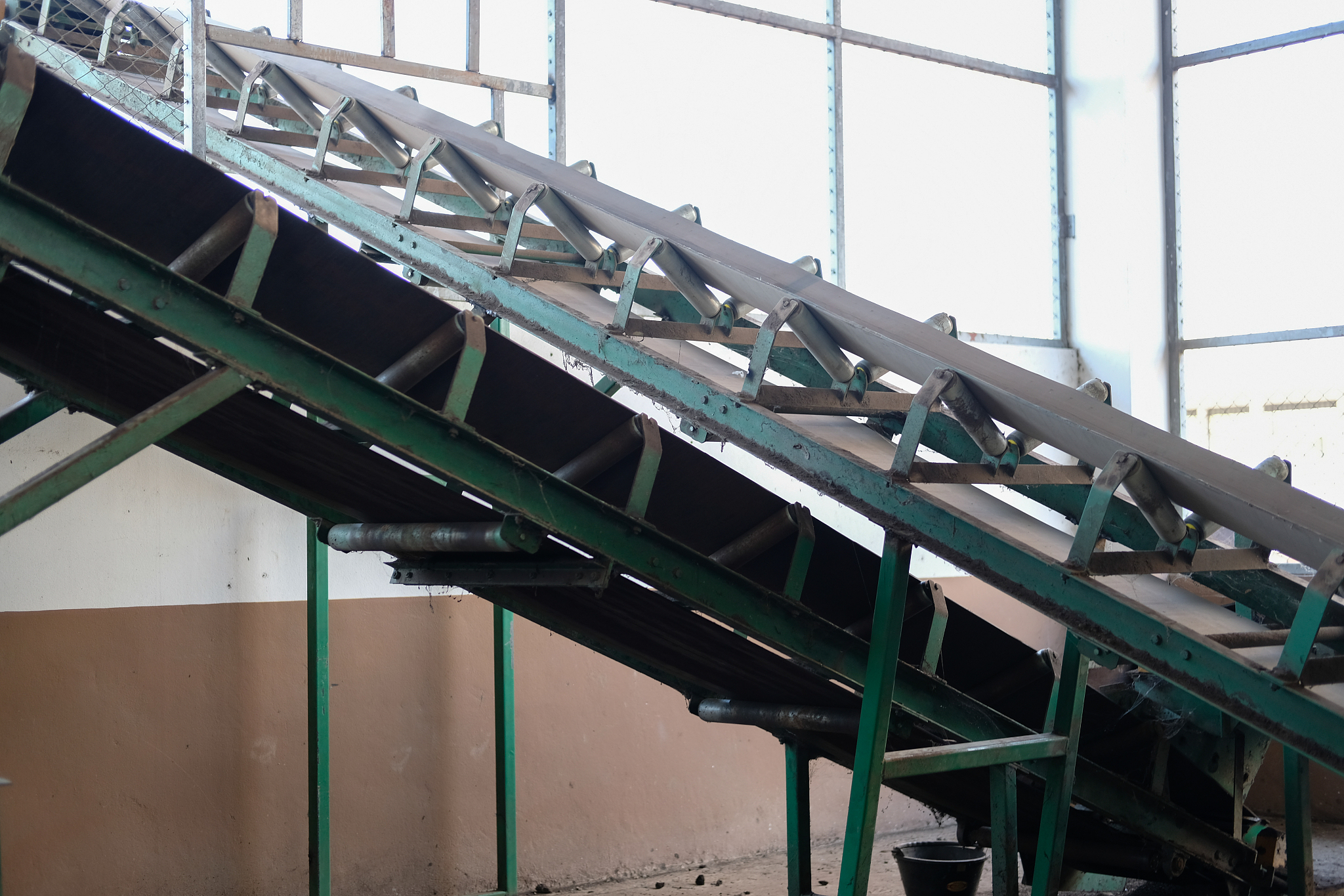 介绍以下斜向传送带执行器和水平分传送带