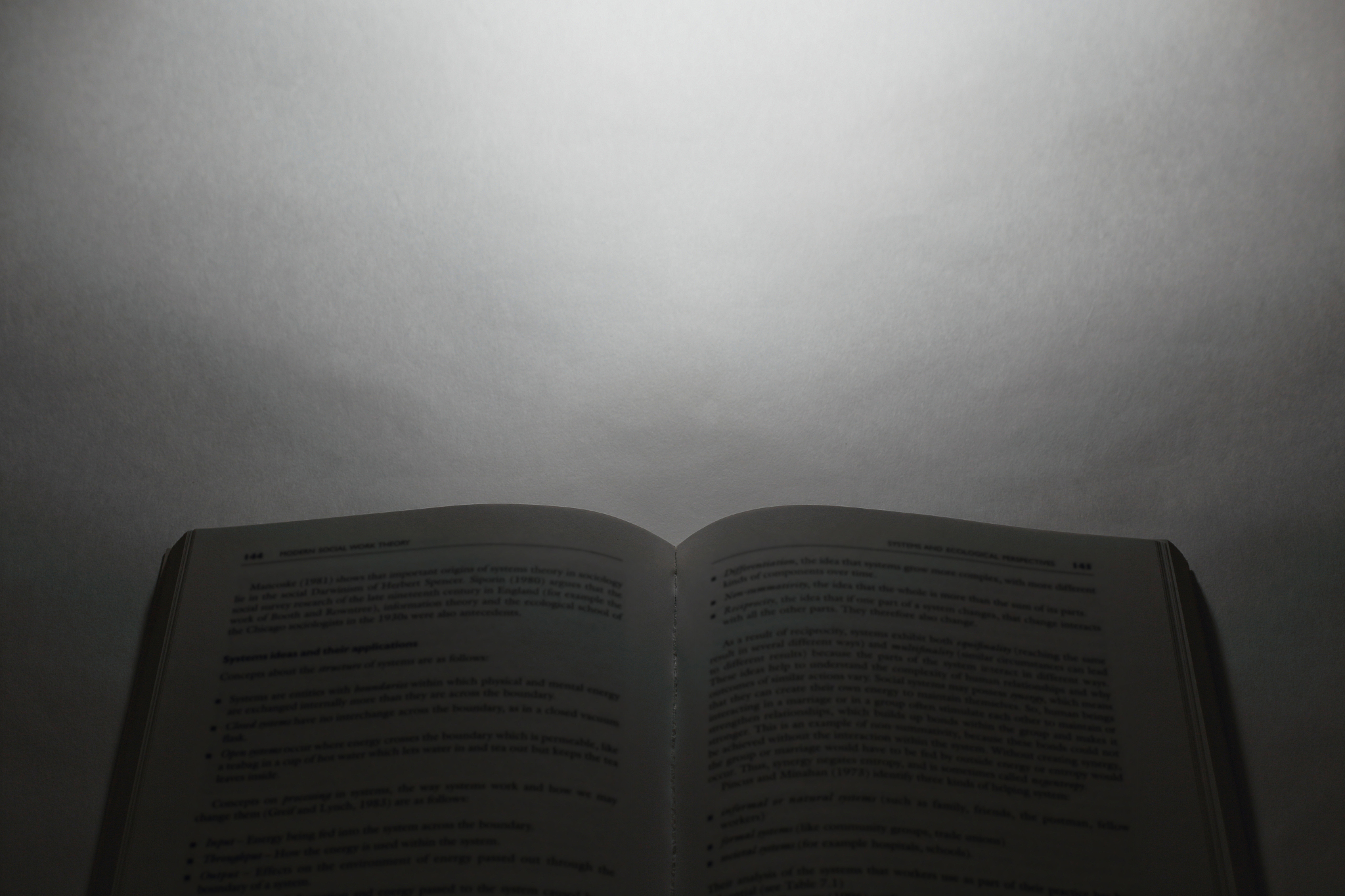 崩溃的瞬间：一本小书，一个字，和眼泪