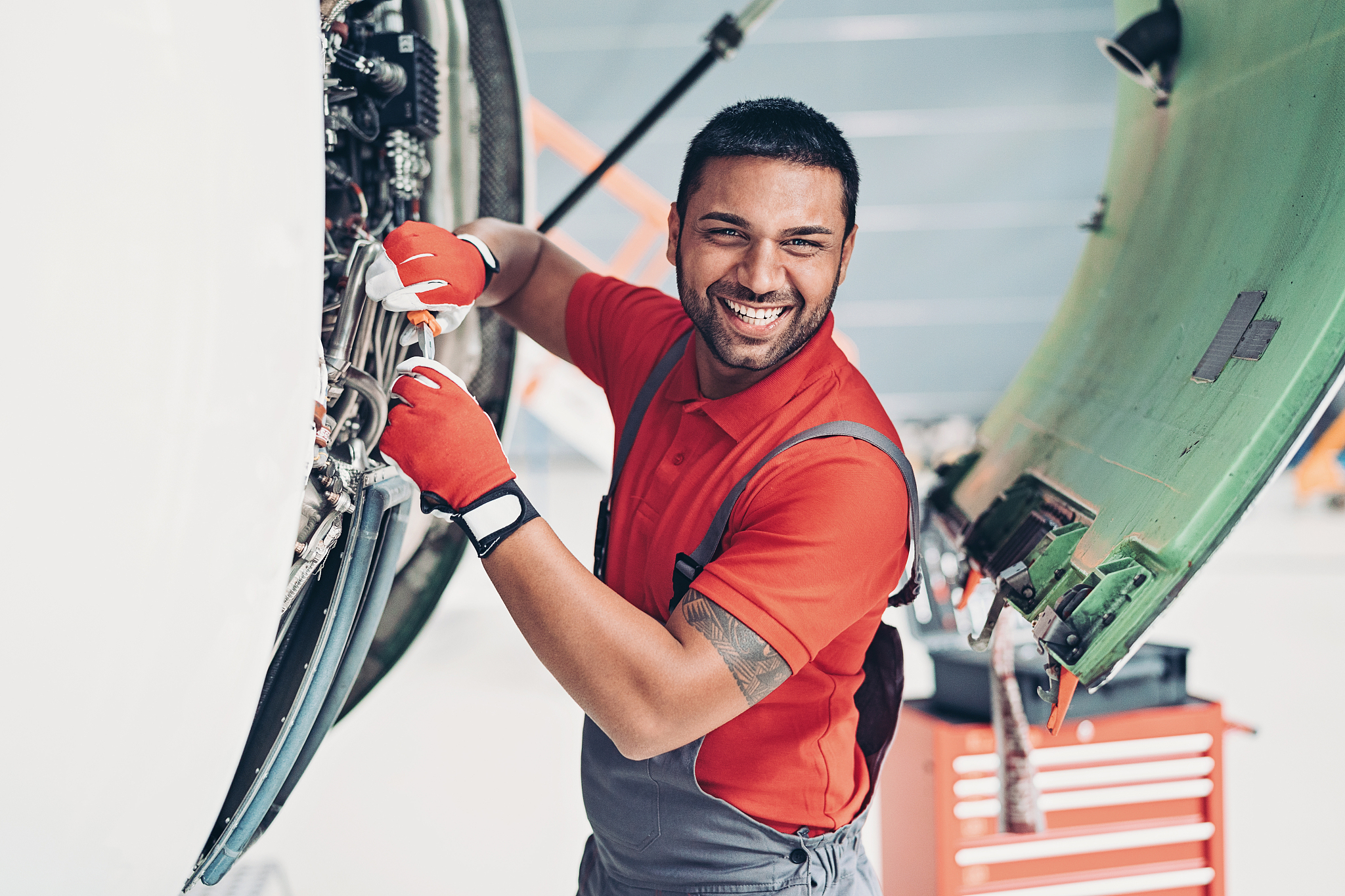 报考地勤专业需要具备哪些条件？