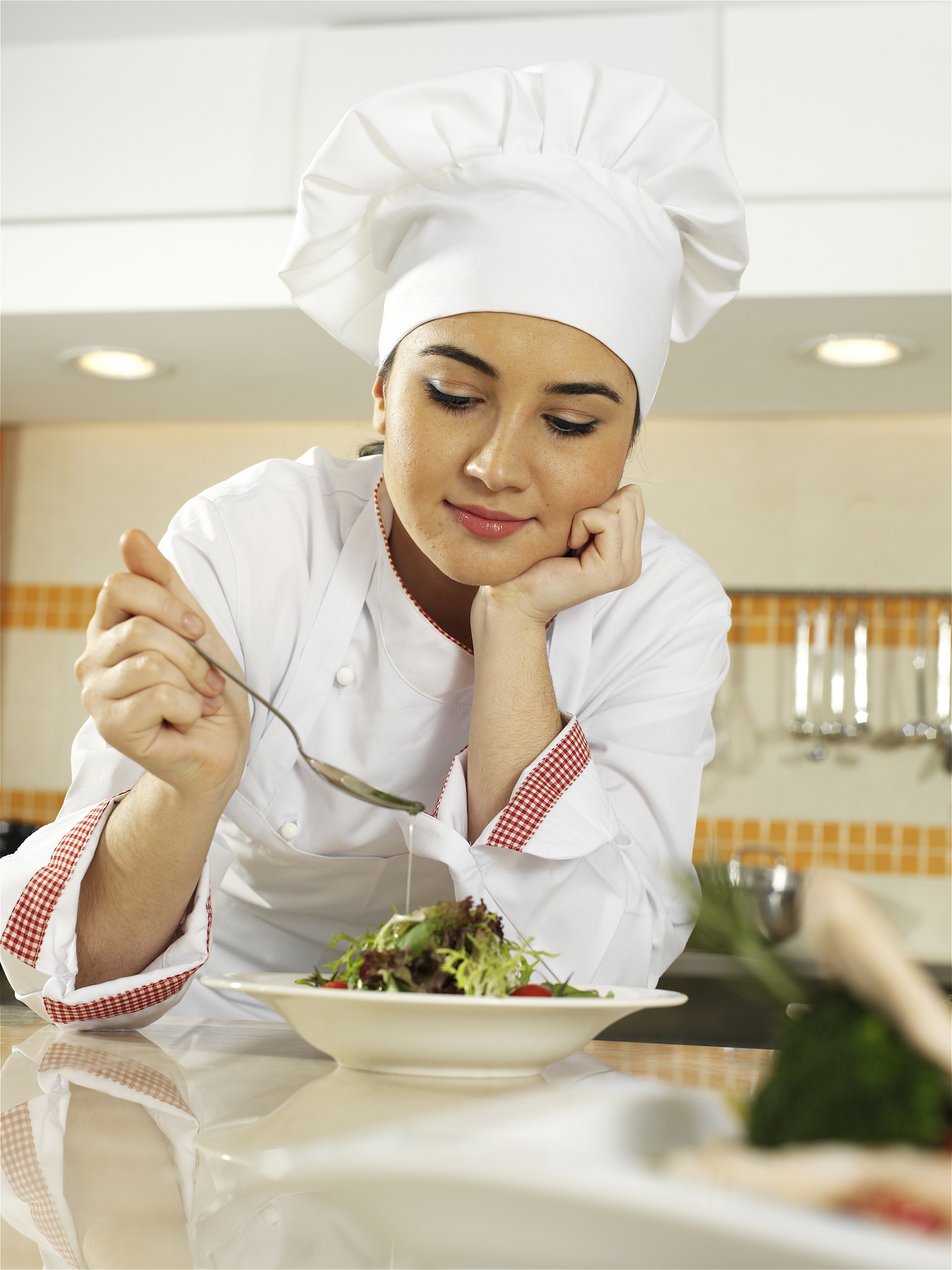 成都学厨师哪个学校好