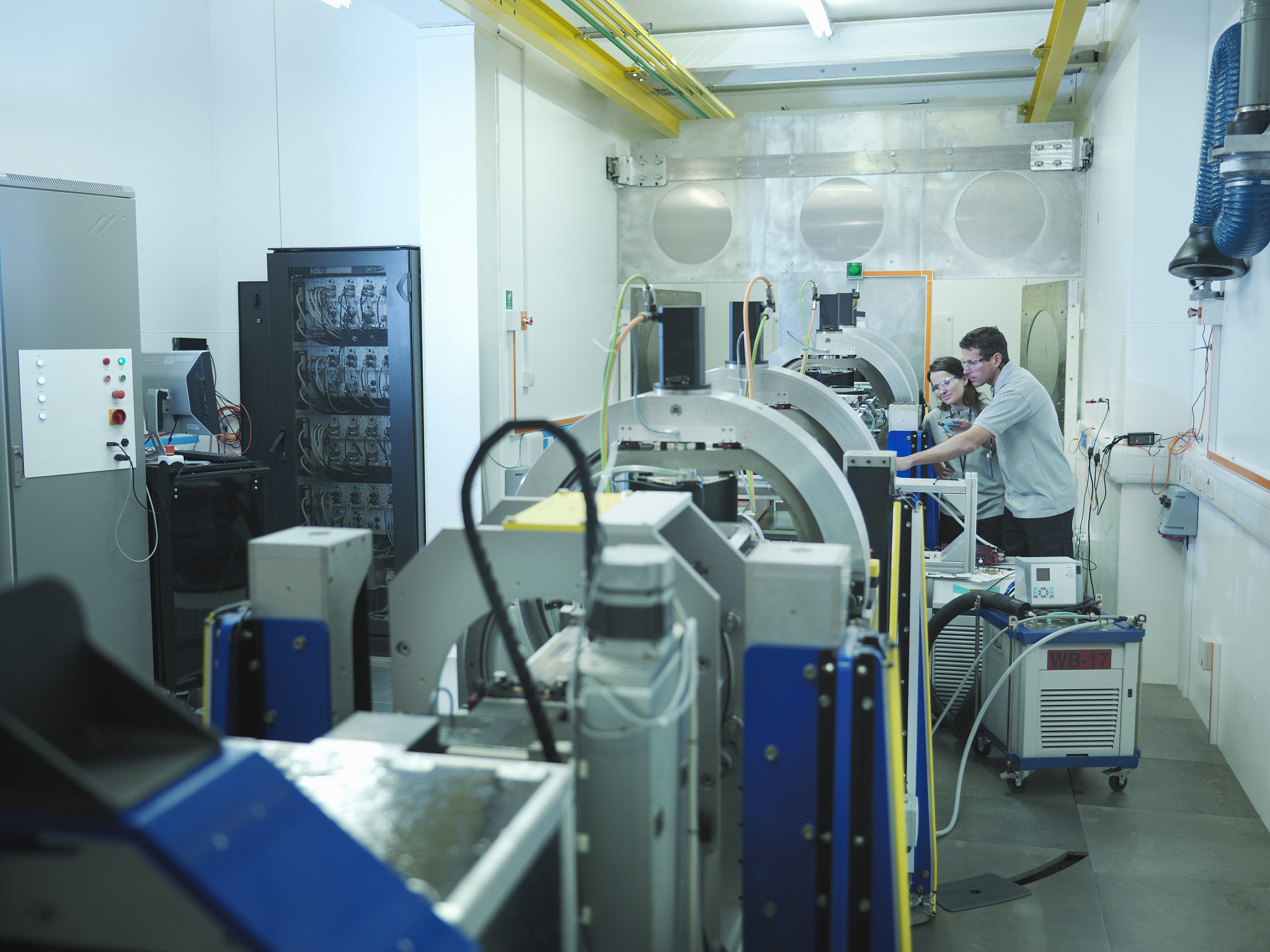 加速器质谱(AMS): 原理、优缺点及应用