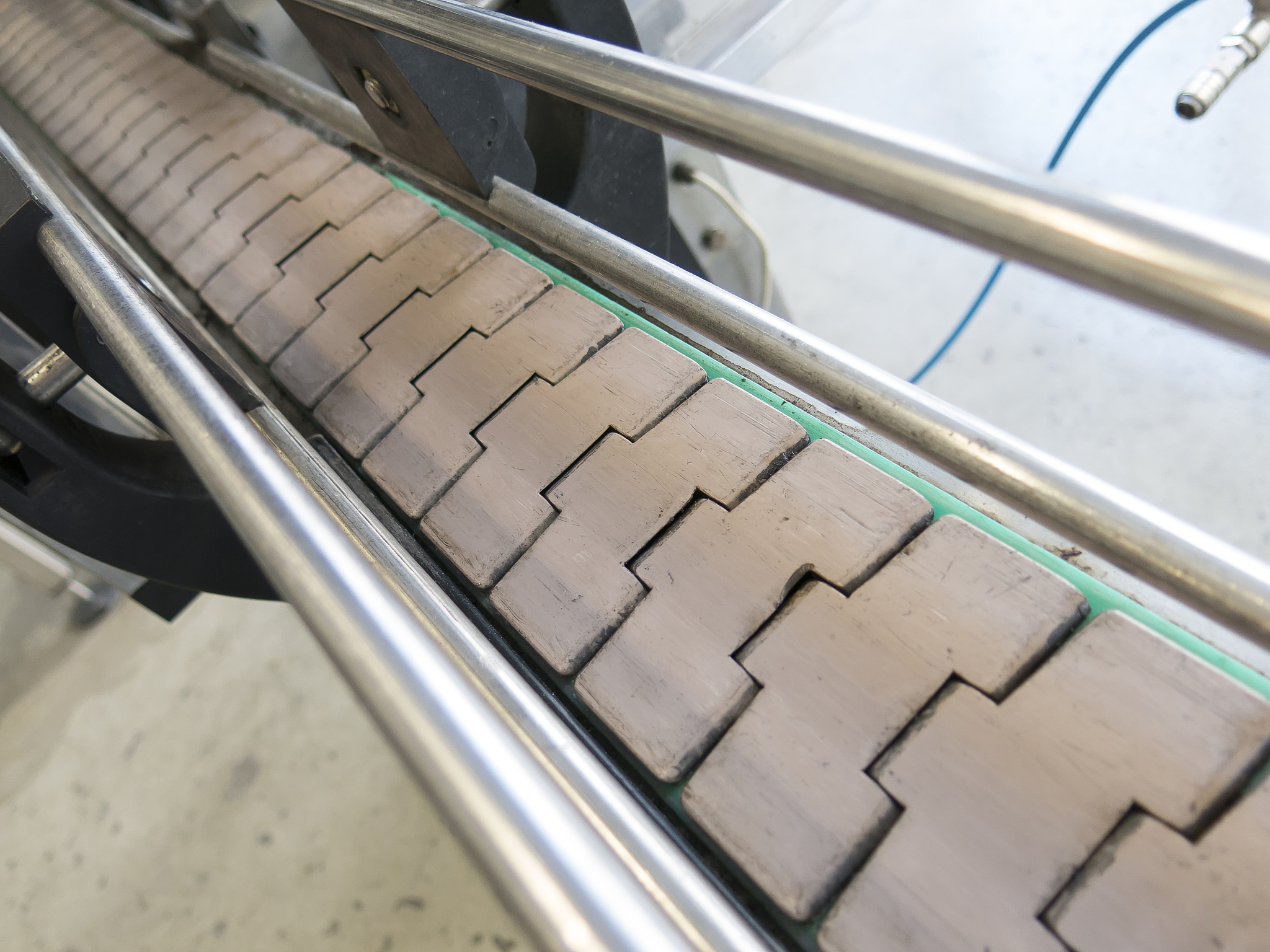 PVC输送带加导条特点