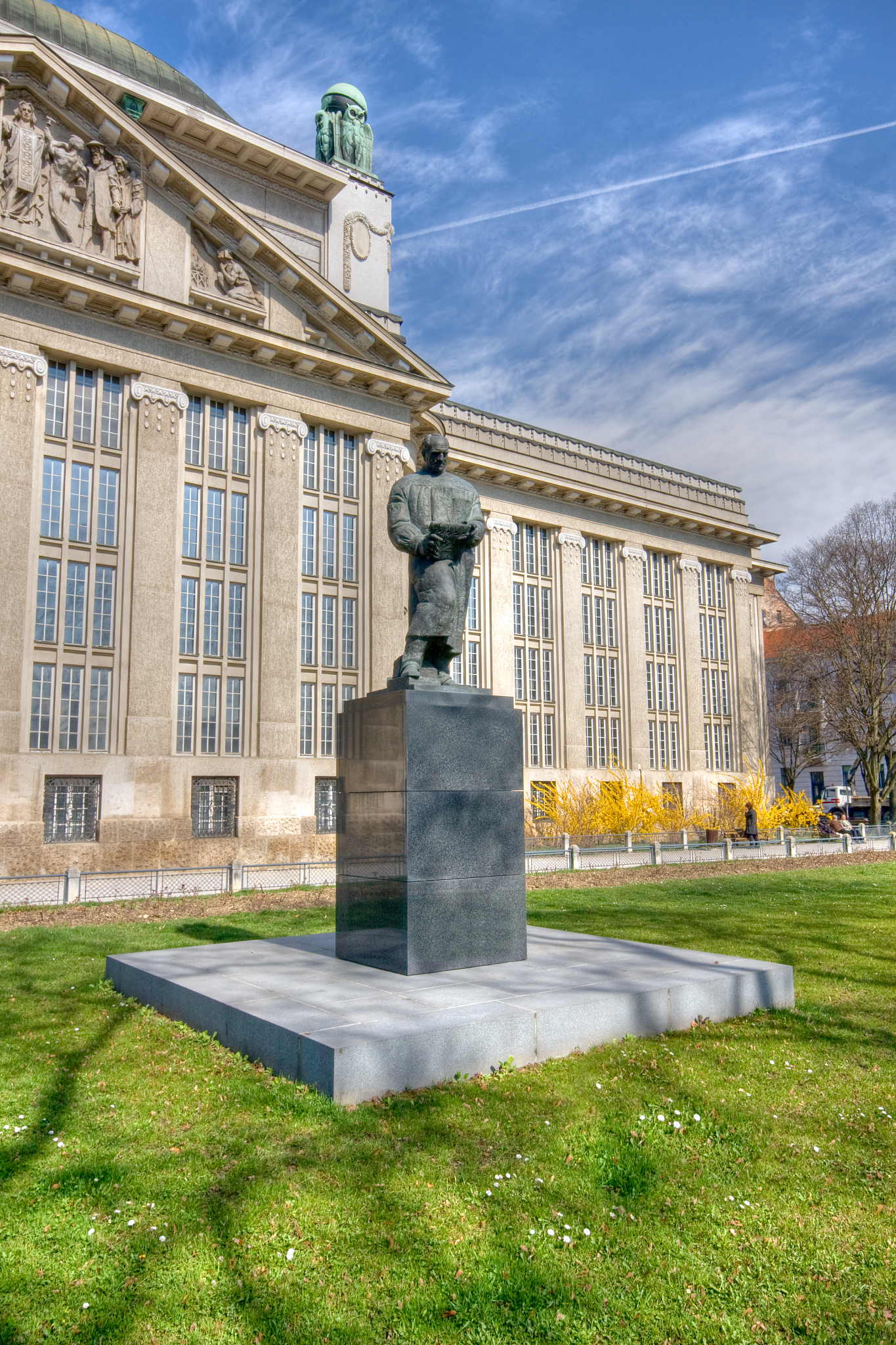 state archive building