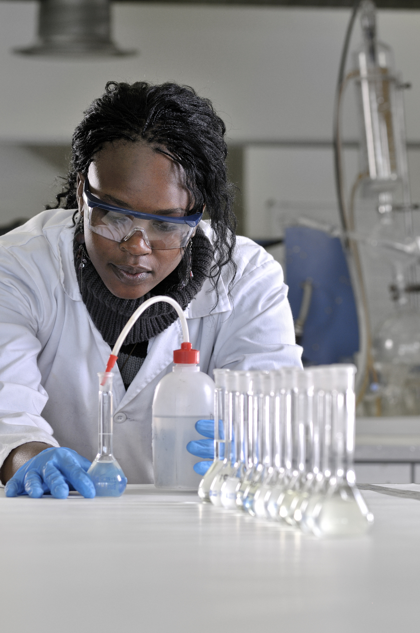 Microorganisms 期刊：微生物学研究的全面视角