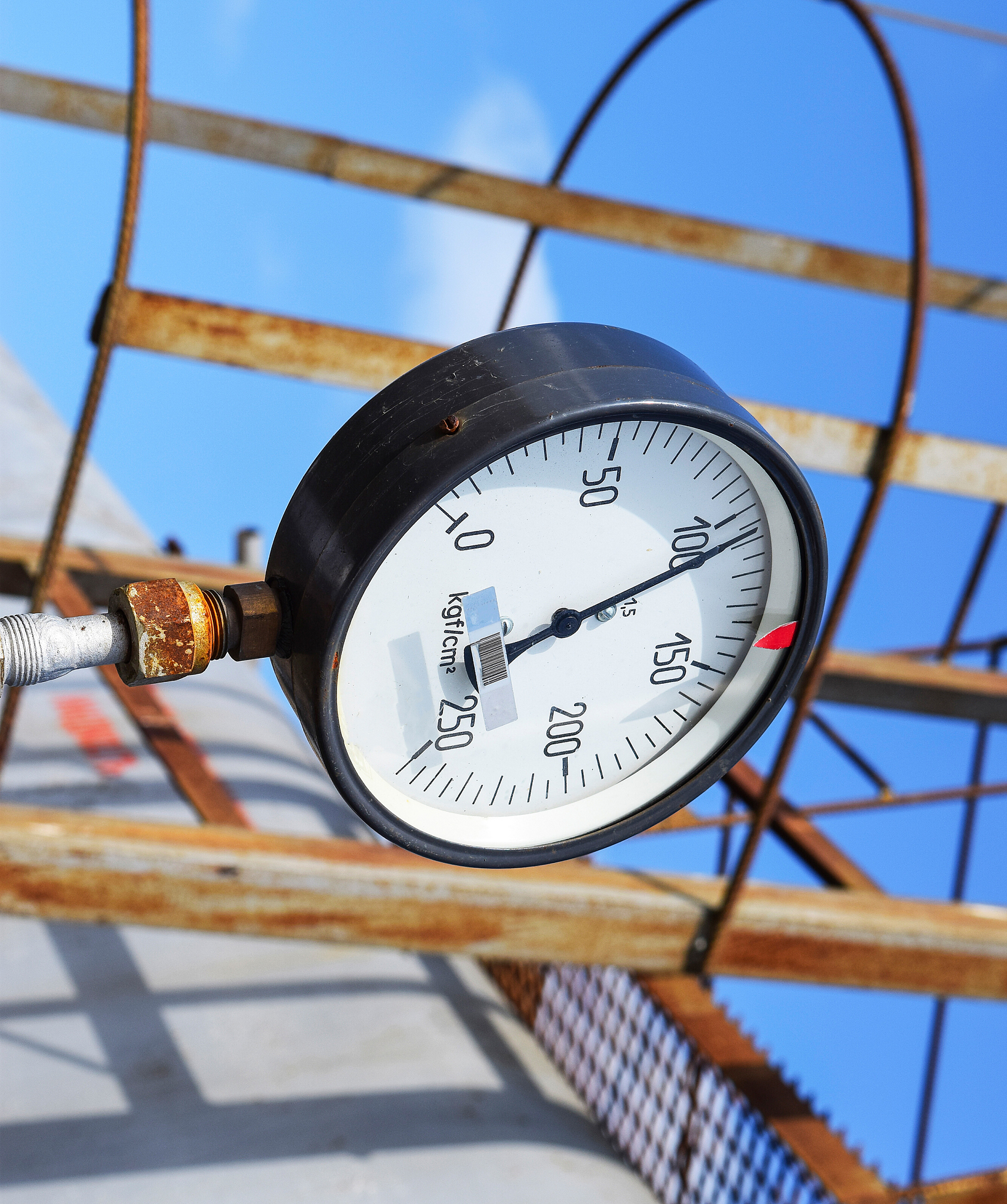 证明空气存在的工具 - 科学实验与观察方法