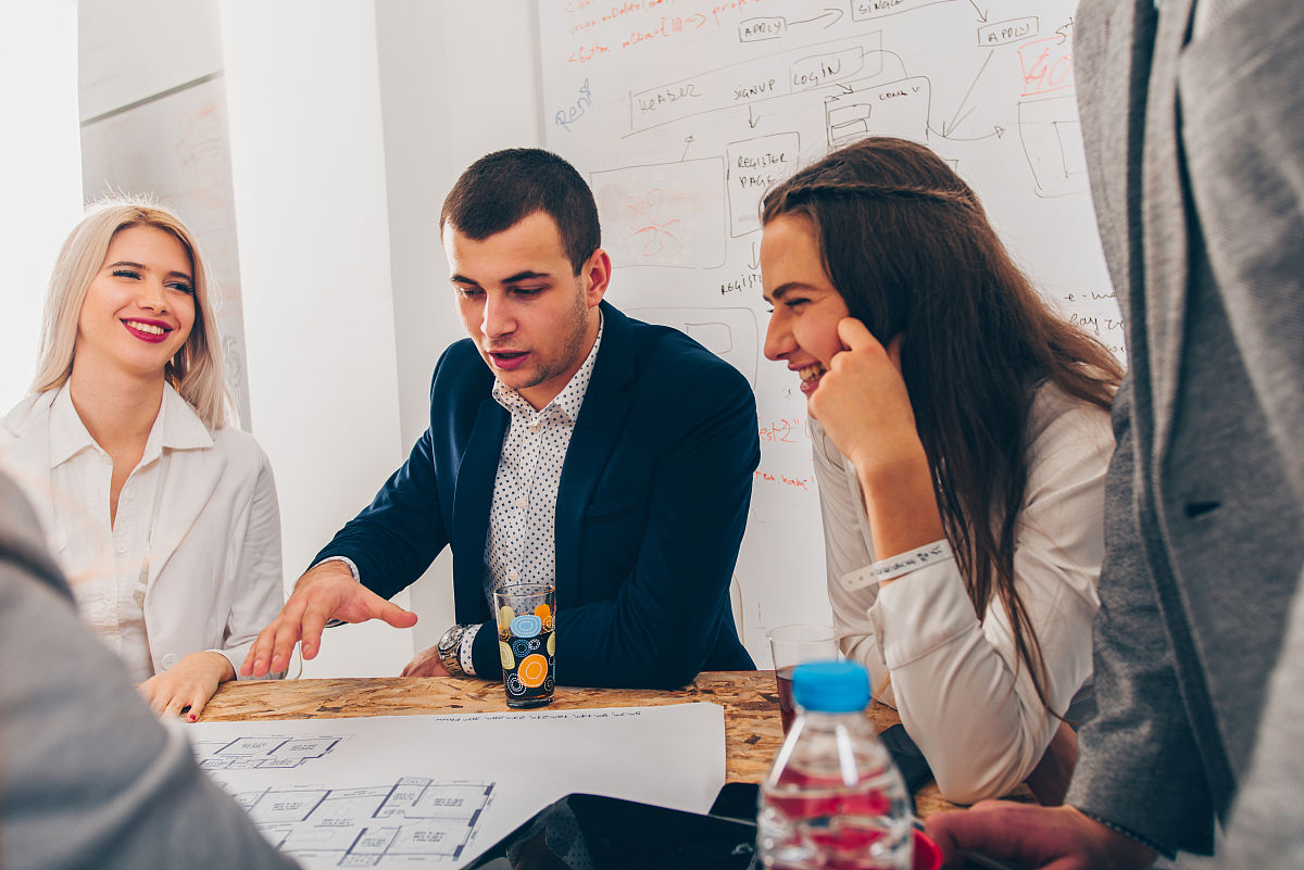 领导授牌讲话稿：表彰获奖单位的卓越成就