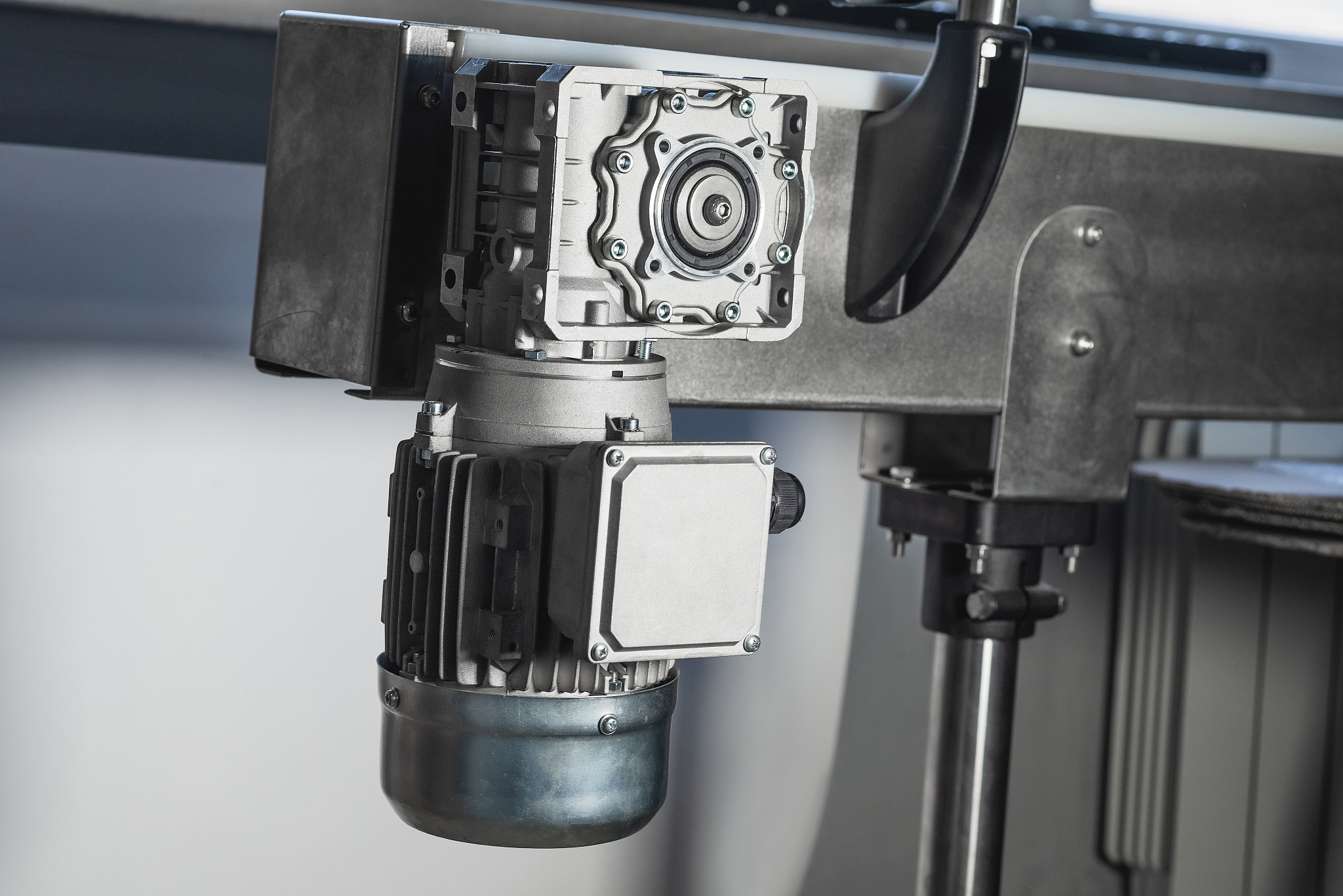 荆州市机械电子工业学校美容美妆专业就业如何？