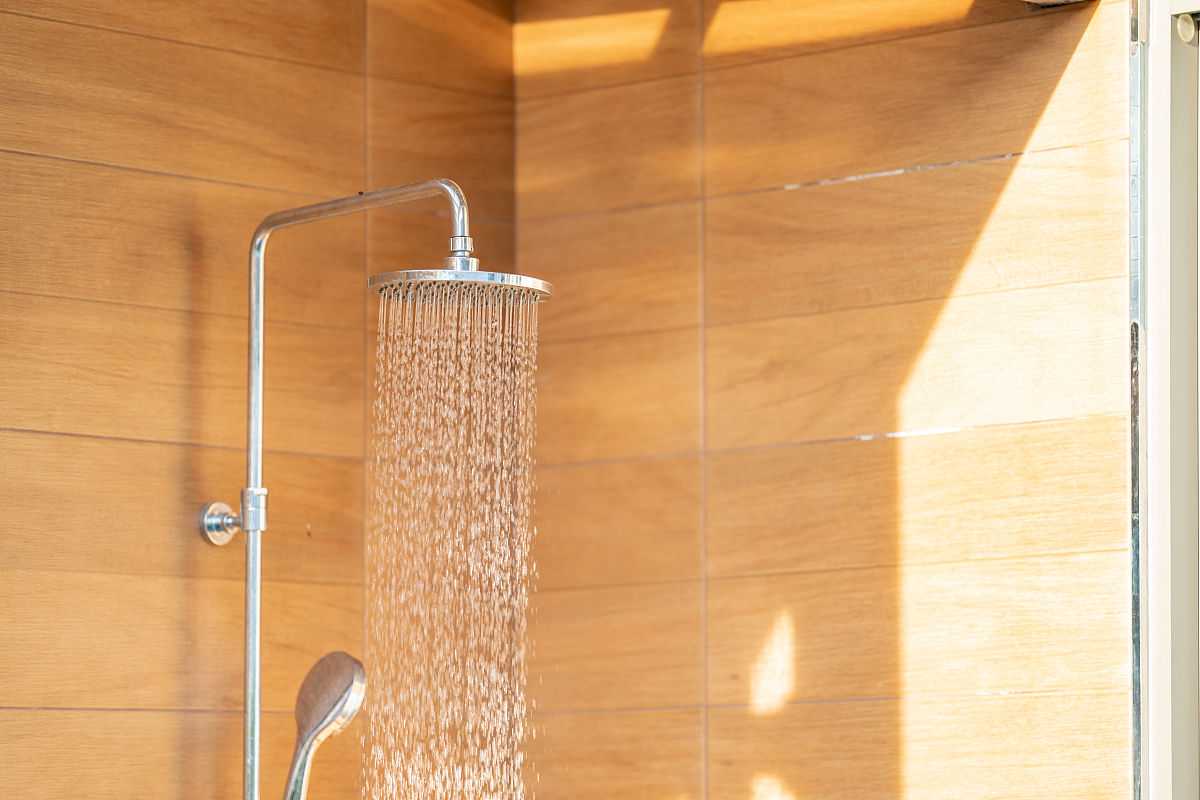 淋浴喷头：洗澡时使用的冲洗设备