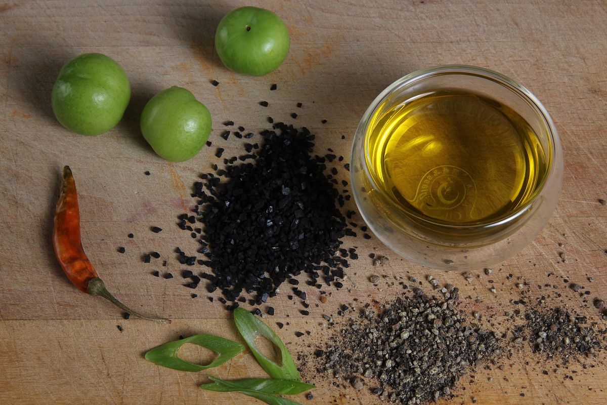 茶油的性质：营养丰富，保健功效多