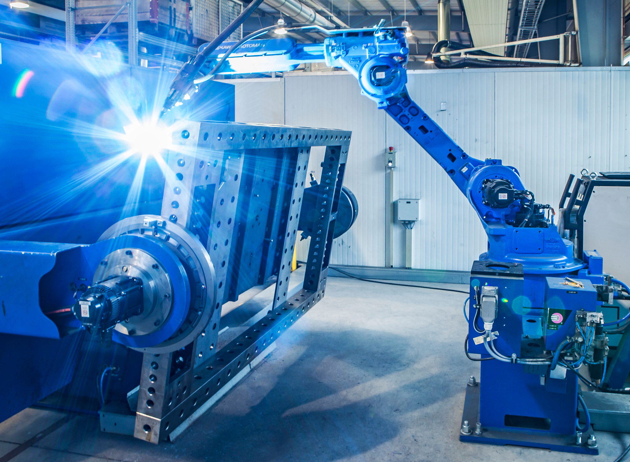 重庆聚英技工学校专业设置：机械、电气、建筑、汽车等多个领域