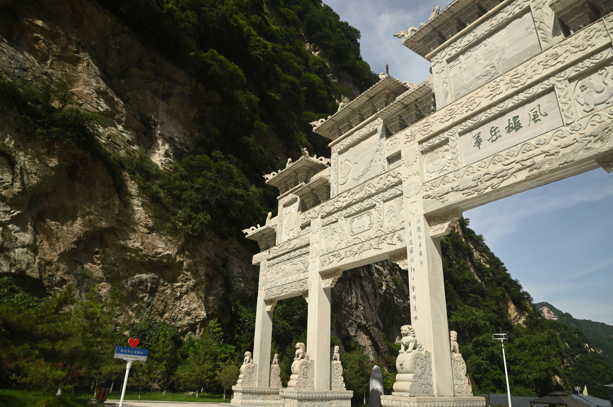 你是一个自驾游路线推荐专家