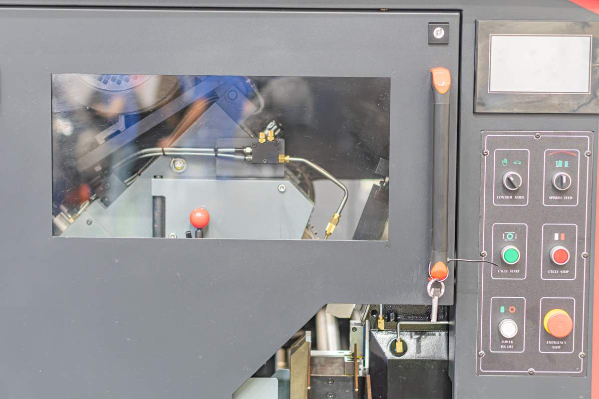 智能巡检机器人与高清摄像机系统：自动化分析和缺陷识别