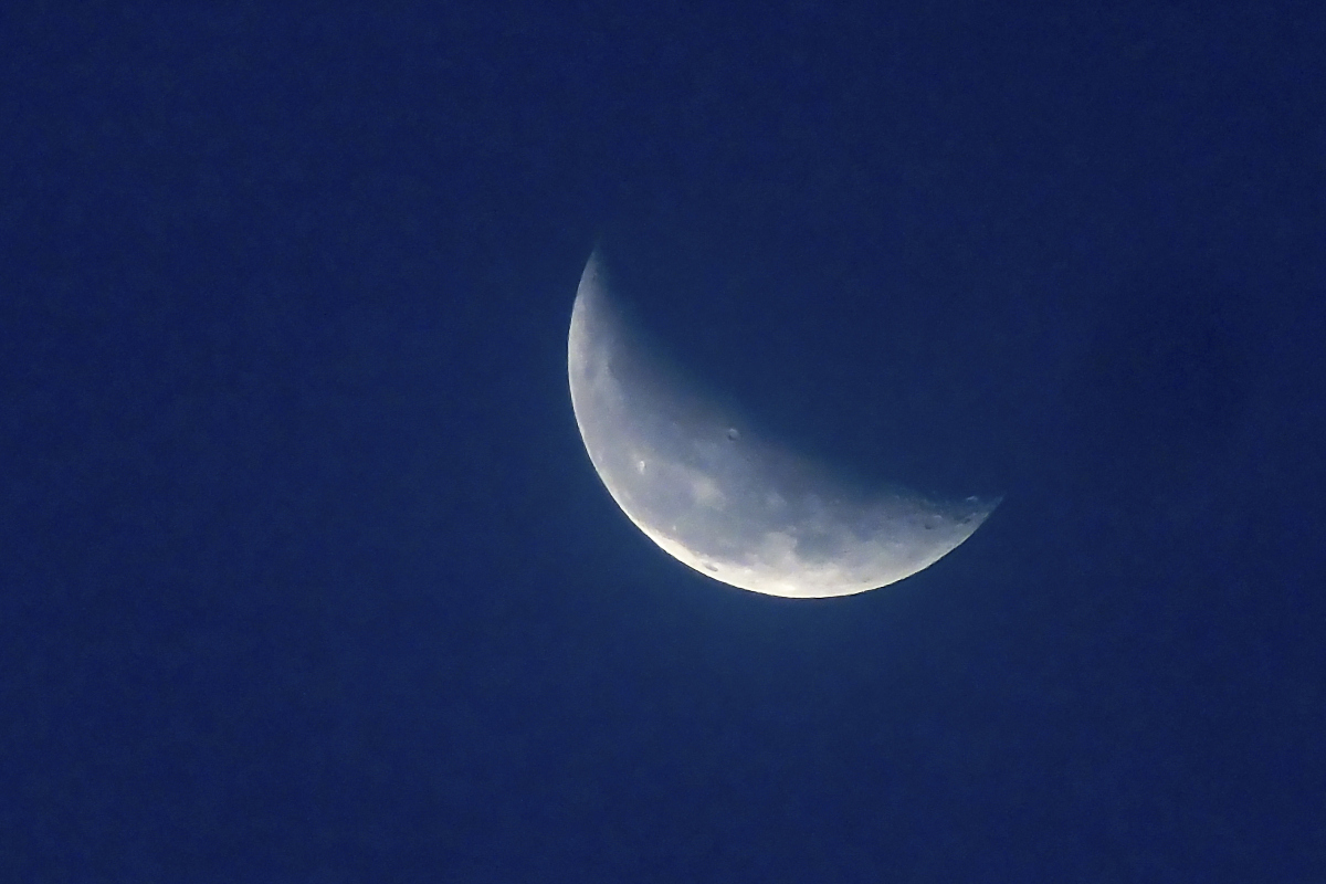 夜空月光晚安图片