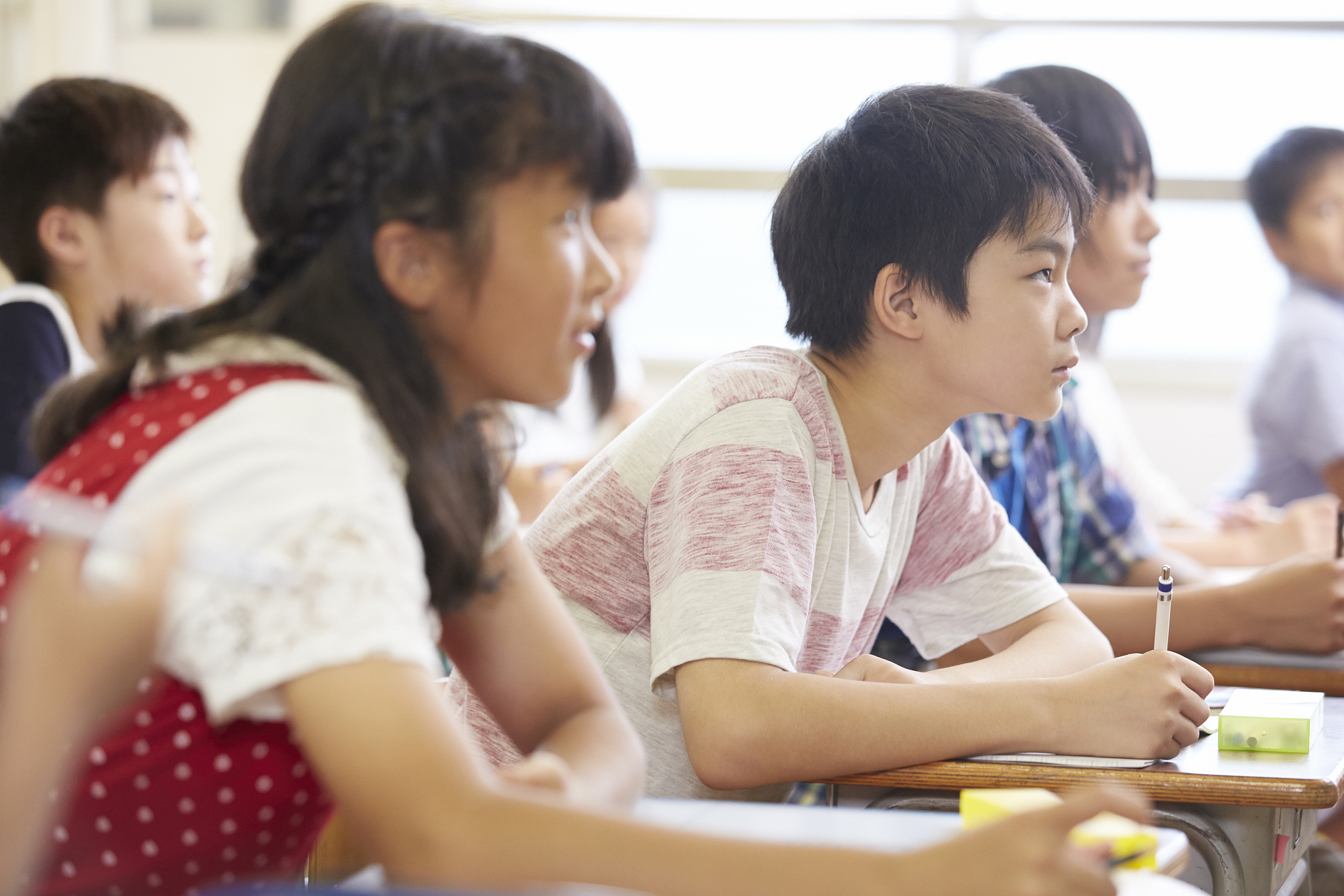 学生在学习过程中遇到问题或困难时可以寻求老师、同学、家长等的支持和帮助帮我把上面的文字降重