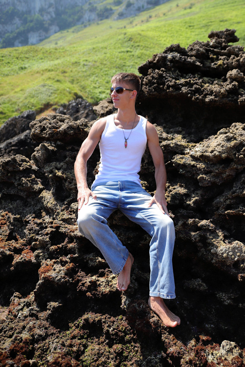 推导计算太阳核聚变速率