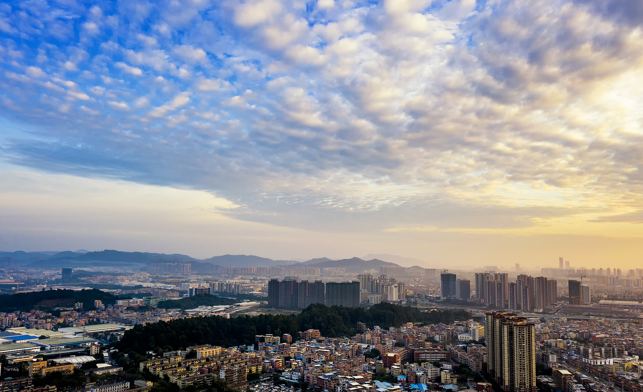 in the early morning, colorful clouds filled the sky in the east