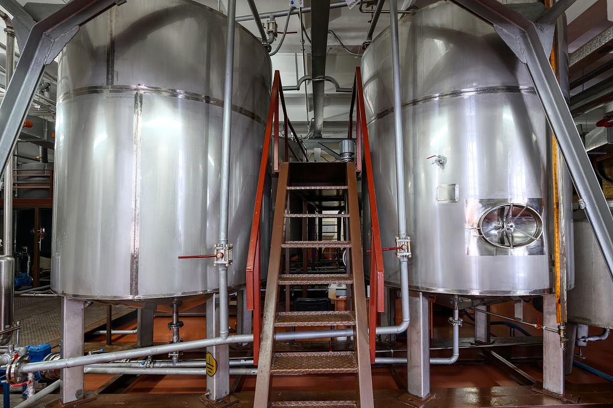 葡萄酒50吨的发酵罐的参数帮我用200字详细描述