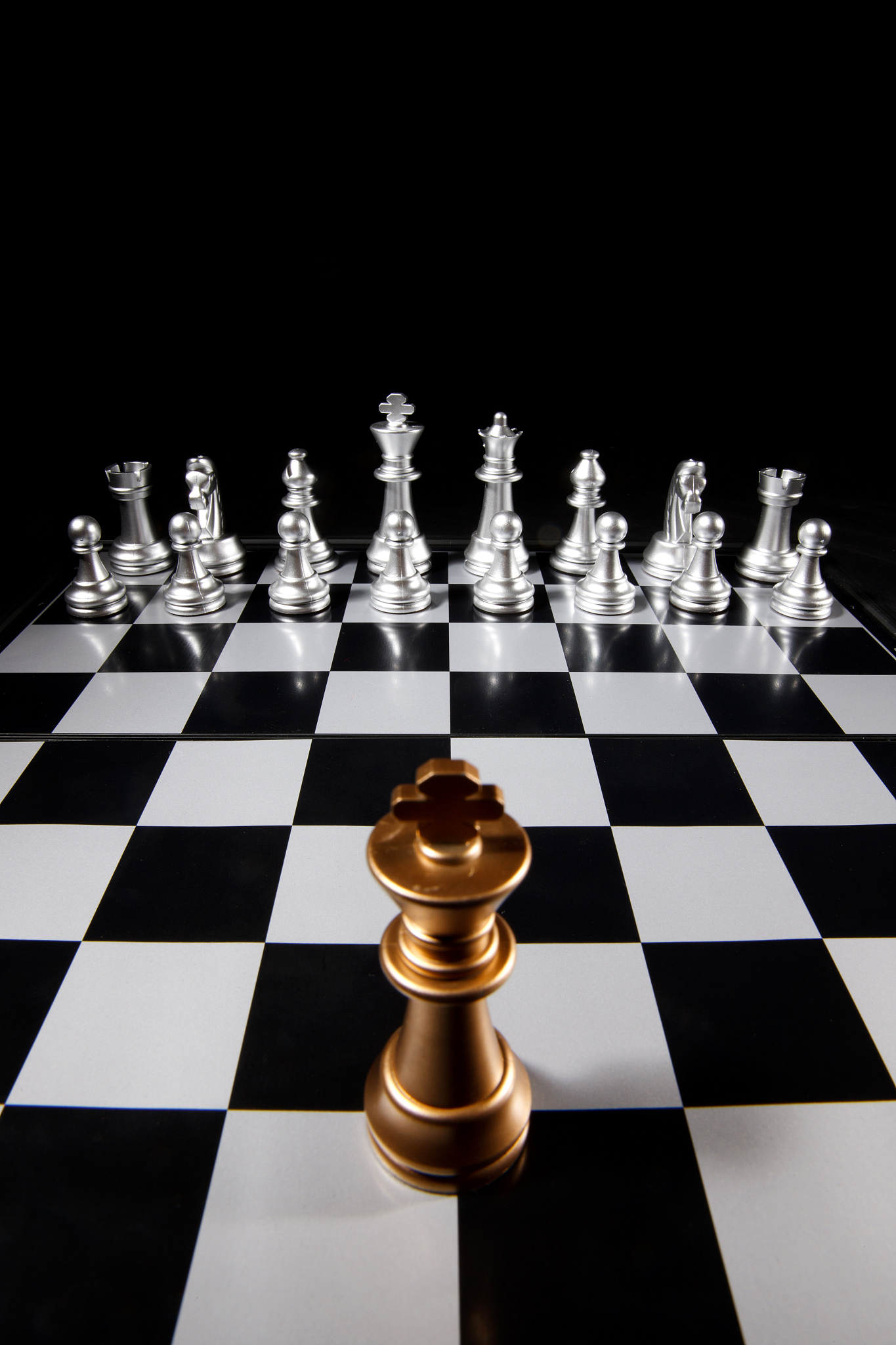 中国象棋和国际象棋哪个更加锻炼智力？