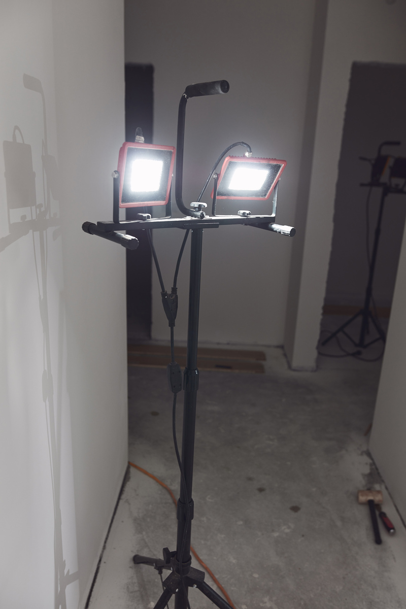 防爆应急灯：兼顾照明和安全，保障危险环境安全