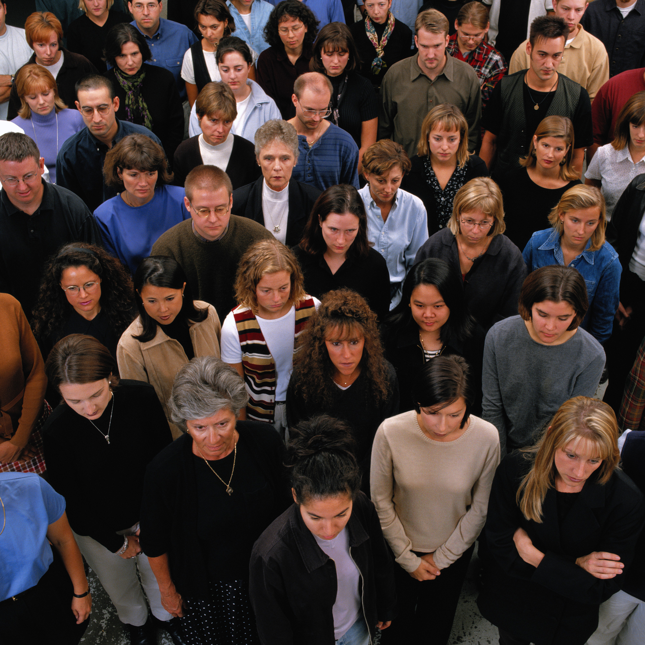 What is the difference of the people public relations and propaganda are communicated to Please use Herbert Blumers theory of groupcrowd public and mass