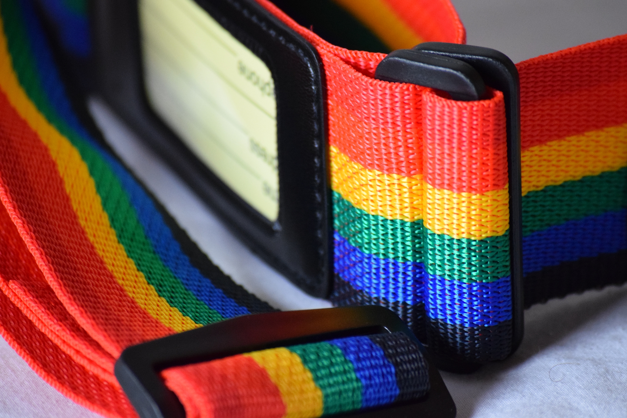 suitcase strap